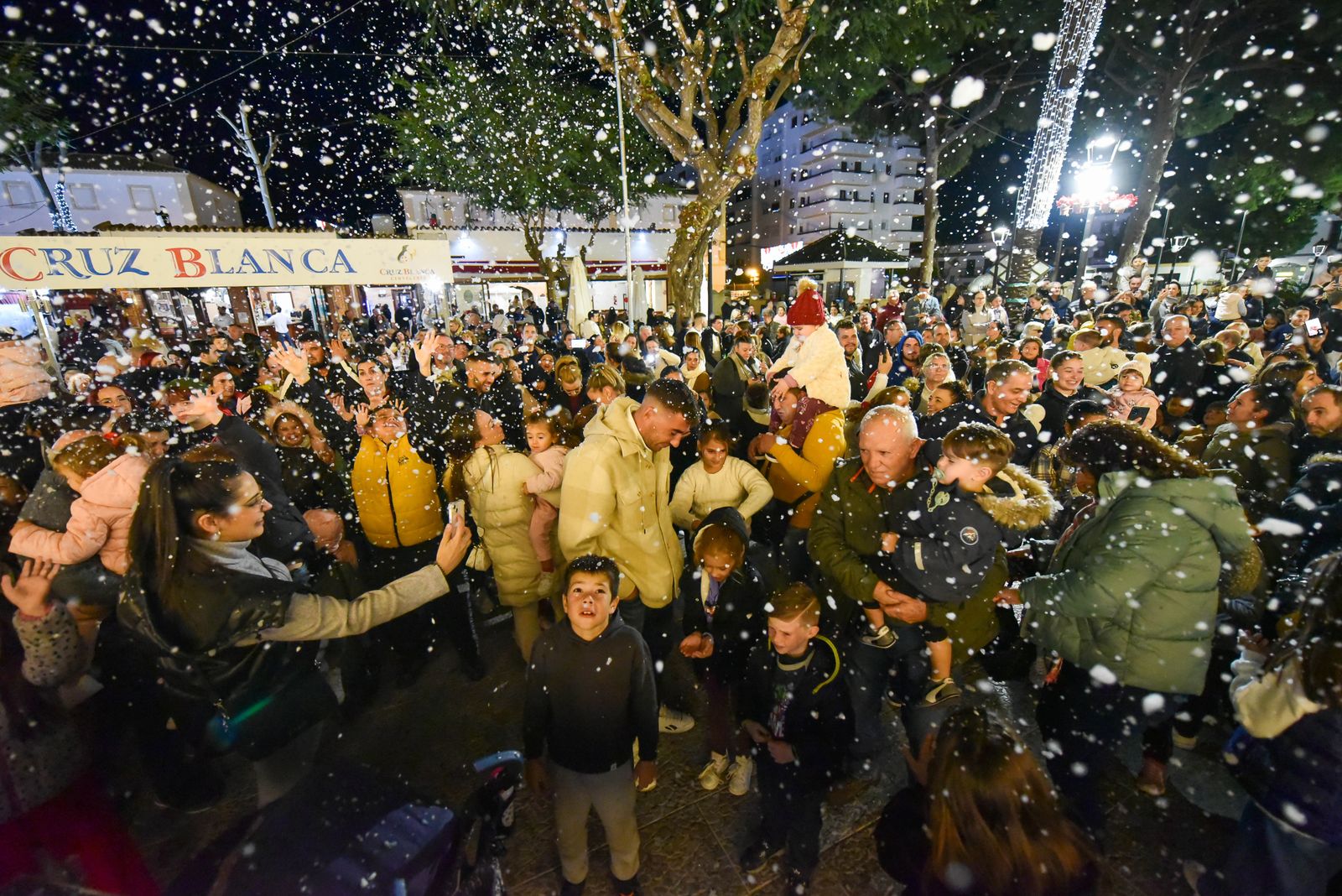 El encendido del alumbrado de Navidad de San Roque, en imágenes