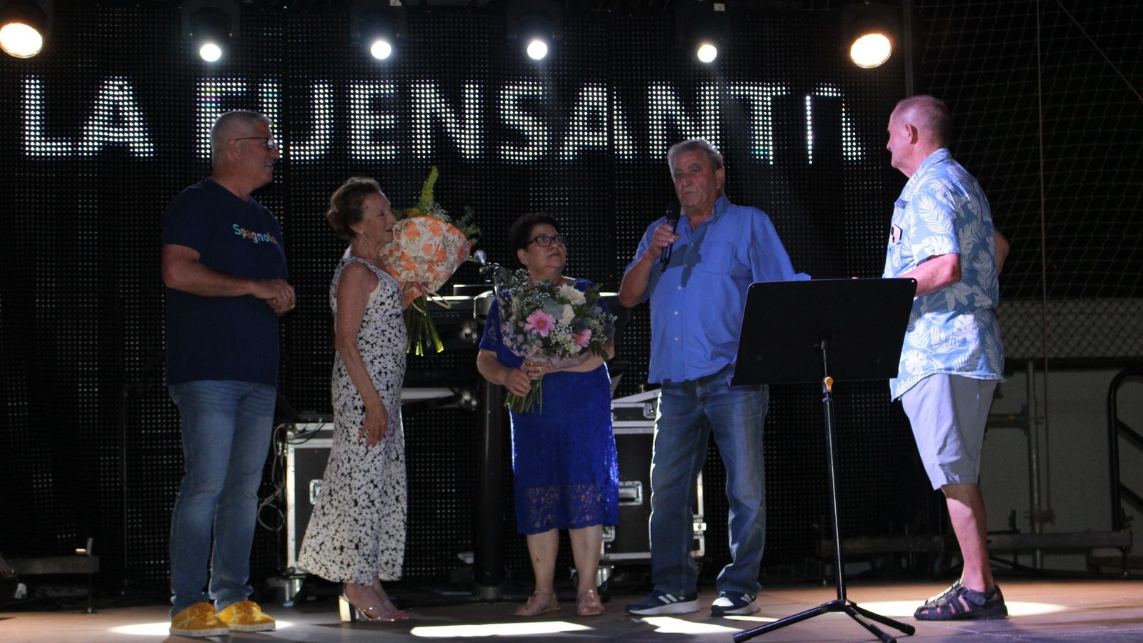 El pregonero y la pareja del año del barrio de la Fuensanta.