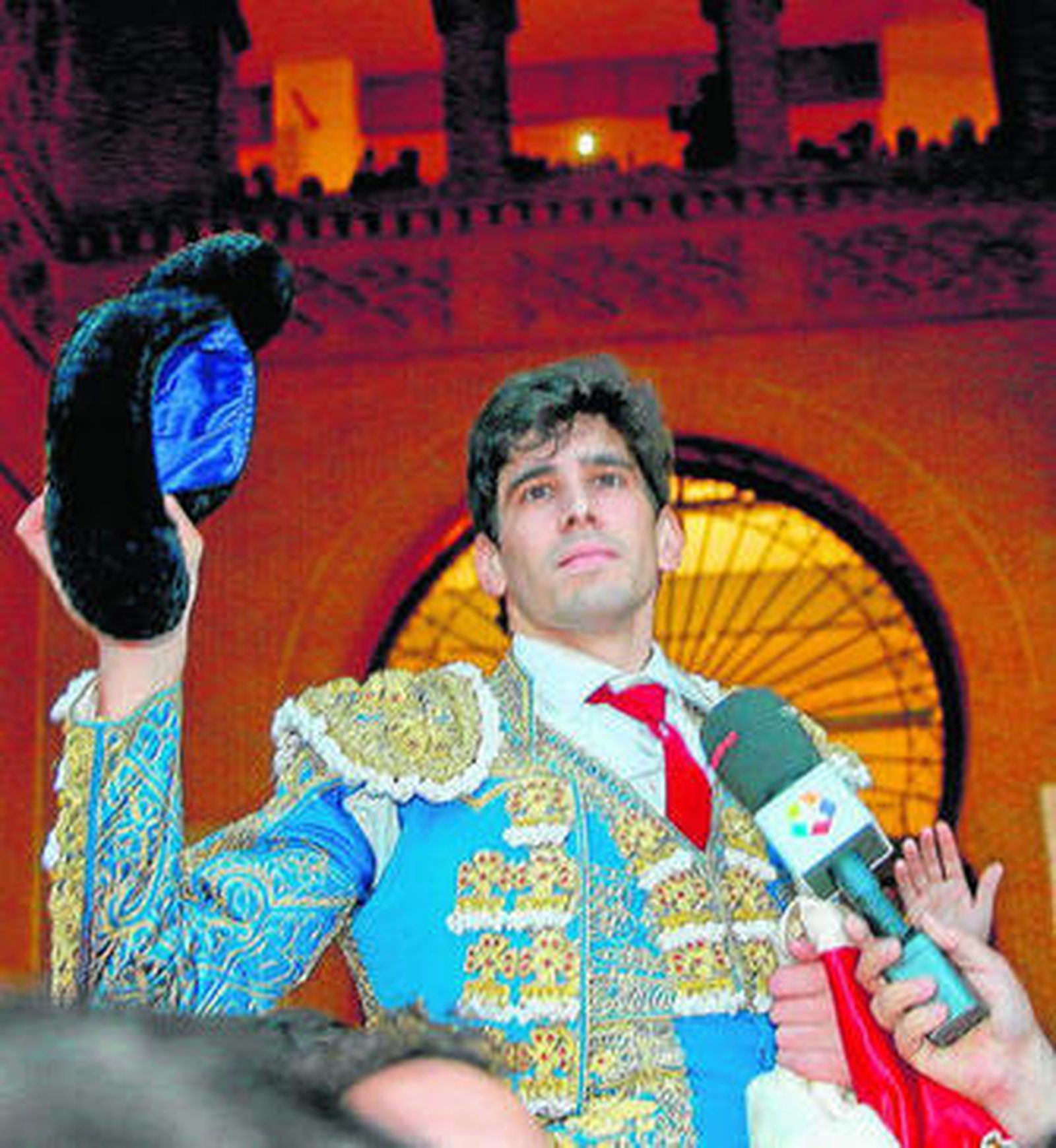 López Simón, en su tercera Puerta Grande en Las Ventas en 2015.