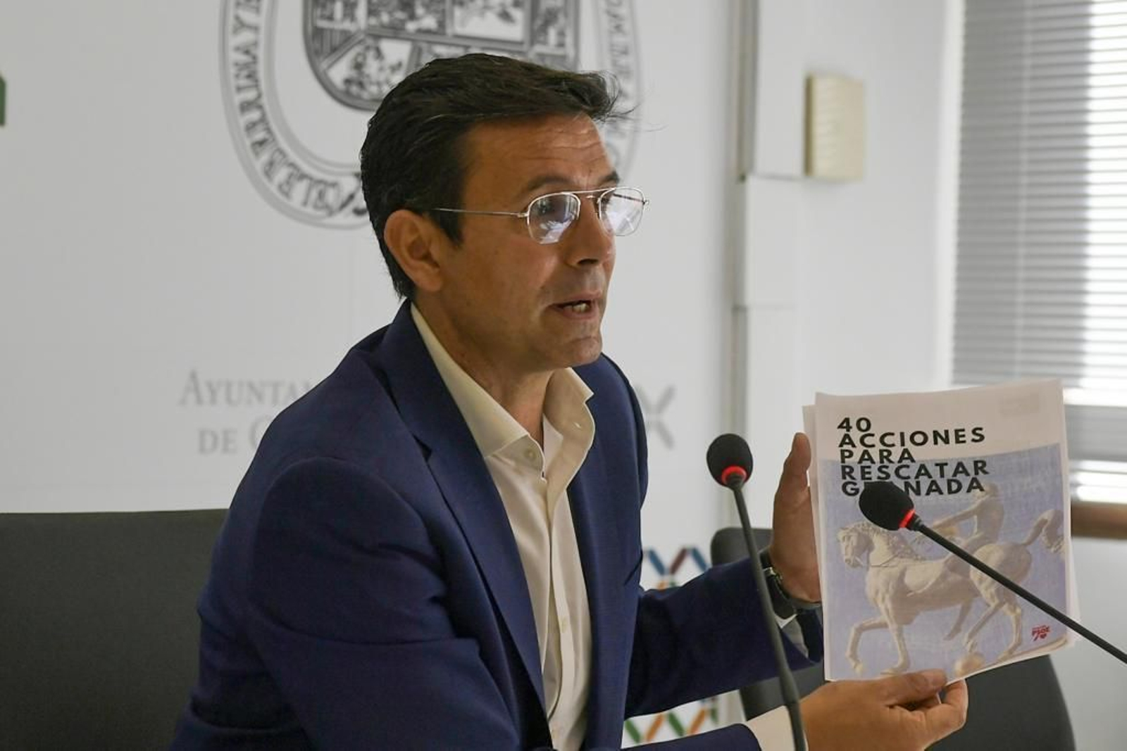 Paco Cuenca muestra la propuesta de 40 Acciones para Rescatar Granada
