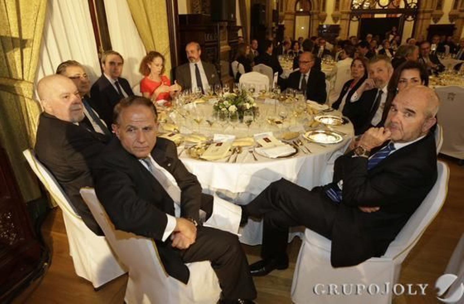 Antonio Pascual, Juan Gil, Juan Ignacio Zoido, José Ángel Hernández, Maya Álvarez, José Ramón Fernández de Mesa, Manuel Salinas, Consuelo Varela, Hernán Cortés, Rosa Rufino y Manuel Chaves.