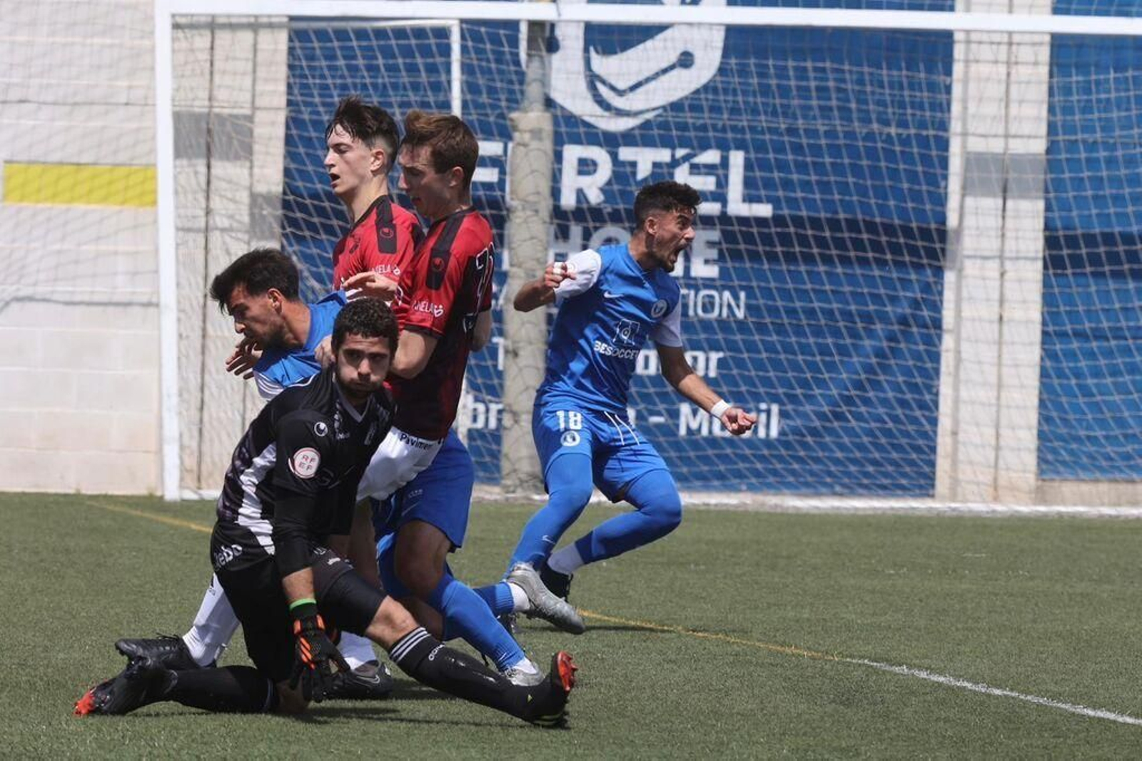 Iván Acosta, en un partido reciente con El Palo FC.