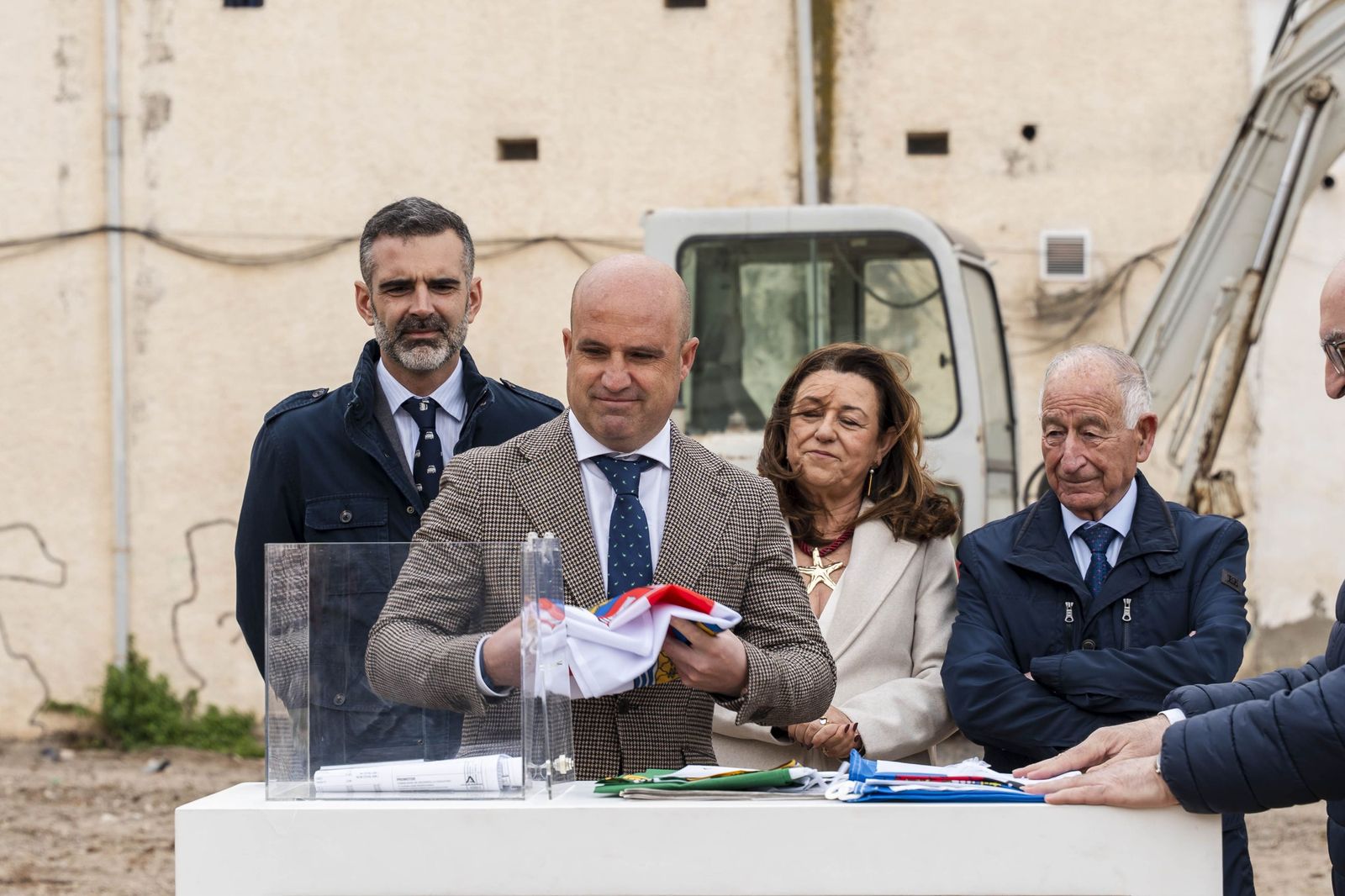 Las mejores imágenes de la colocación de la primera piedra del nuevo IES Las Marinas de Roquetas