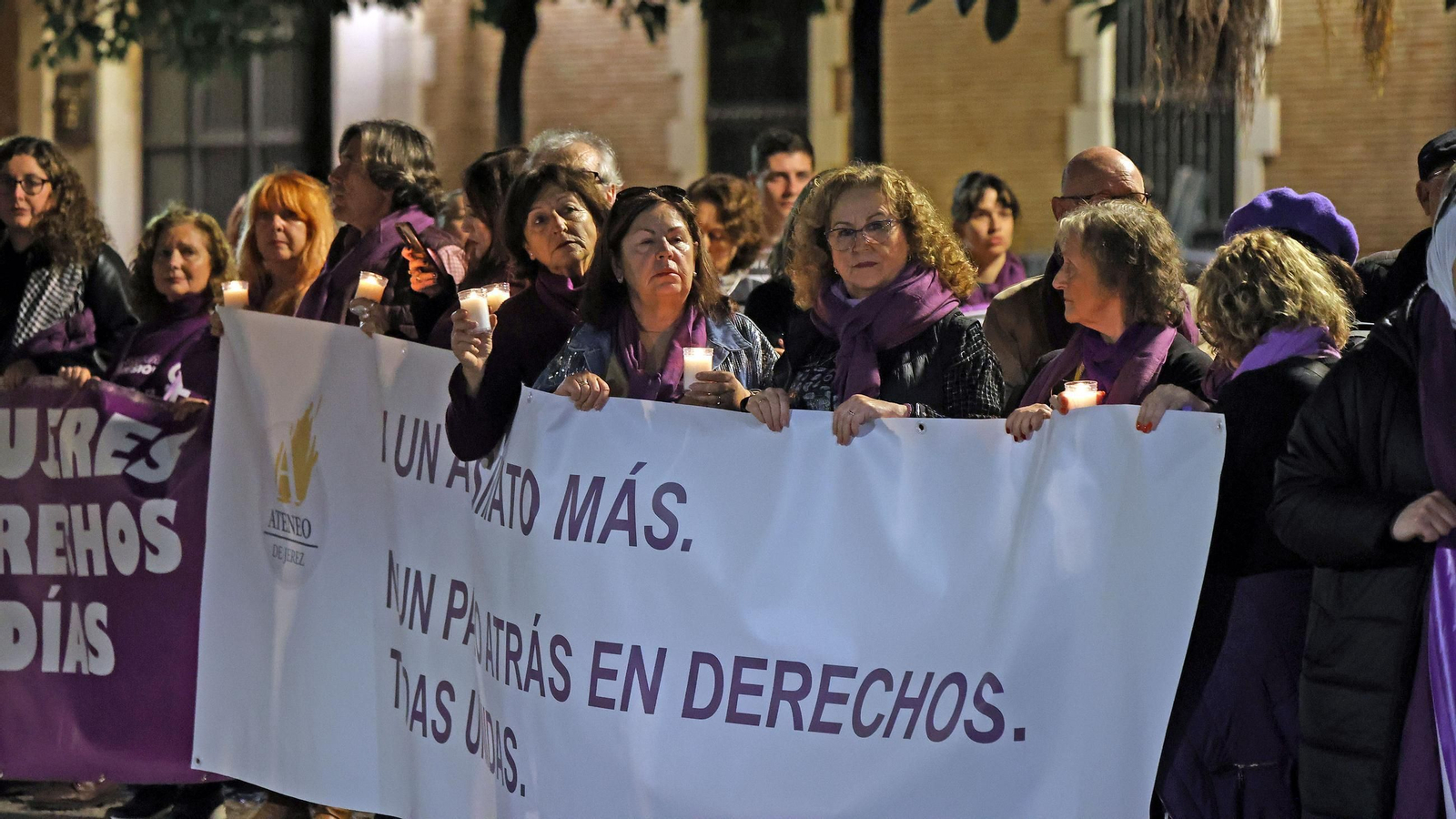 Imágenes de la manifestación del 25N 2024 en Jerez