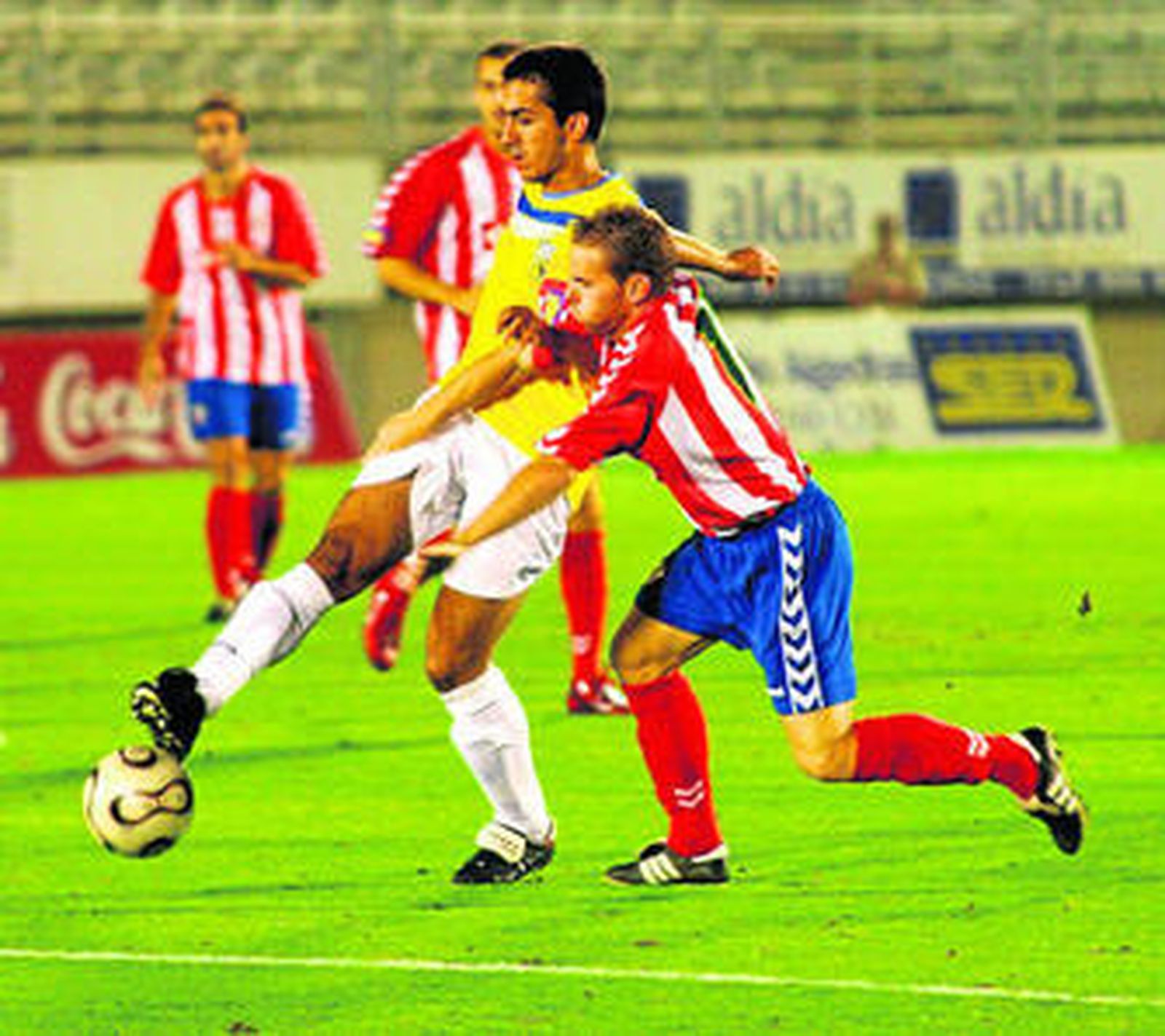 Juampe, en el Algeciras-Denia del 5 de septiembre de 2007, el último duelo copero de los albirrojos.