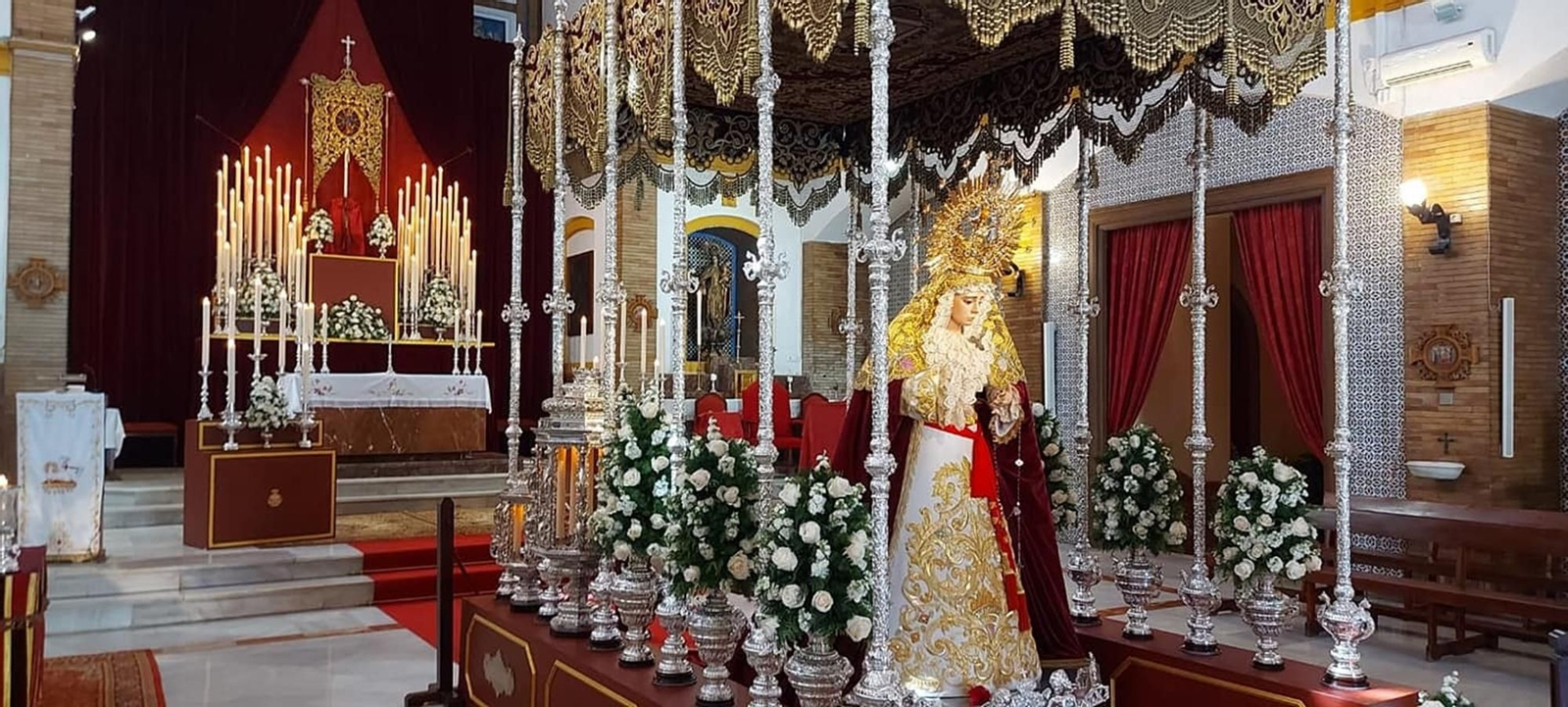 María Santísima de la Candelaria expuesta a la veneración de los fieles en Santa Ana. María Santísima de la Candelaria expuesta a la veneración de los fieles en Santa Ana.