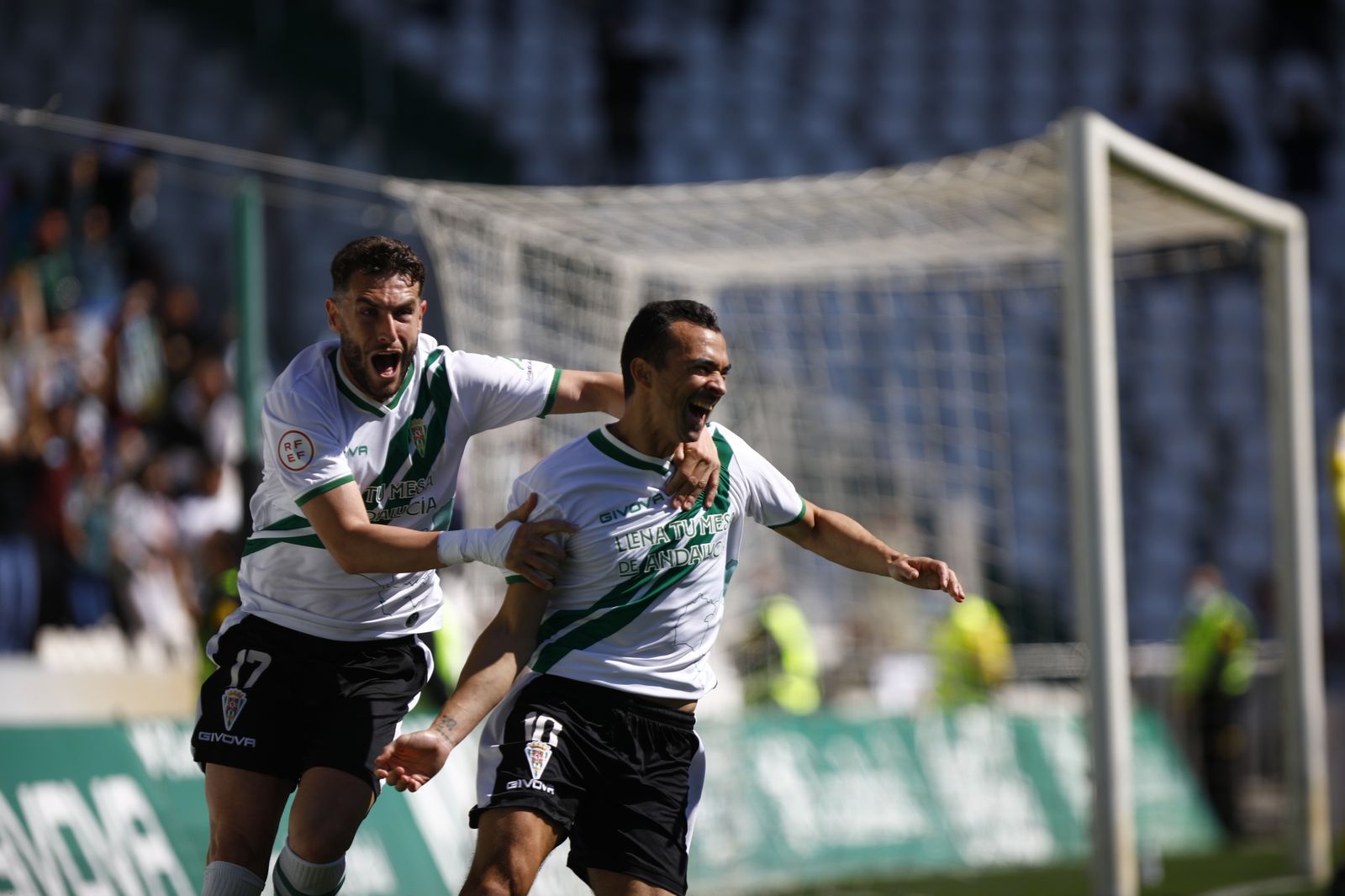 La victoria del Córdoba CF ante el Mensajero, en imágenes