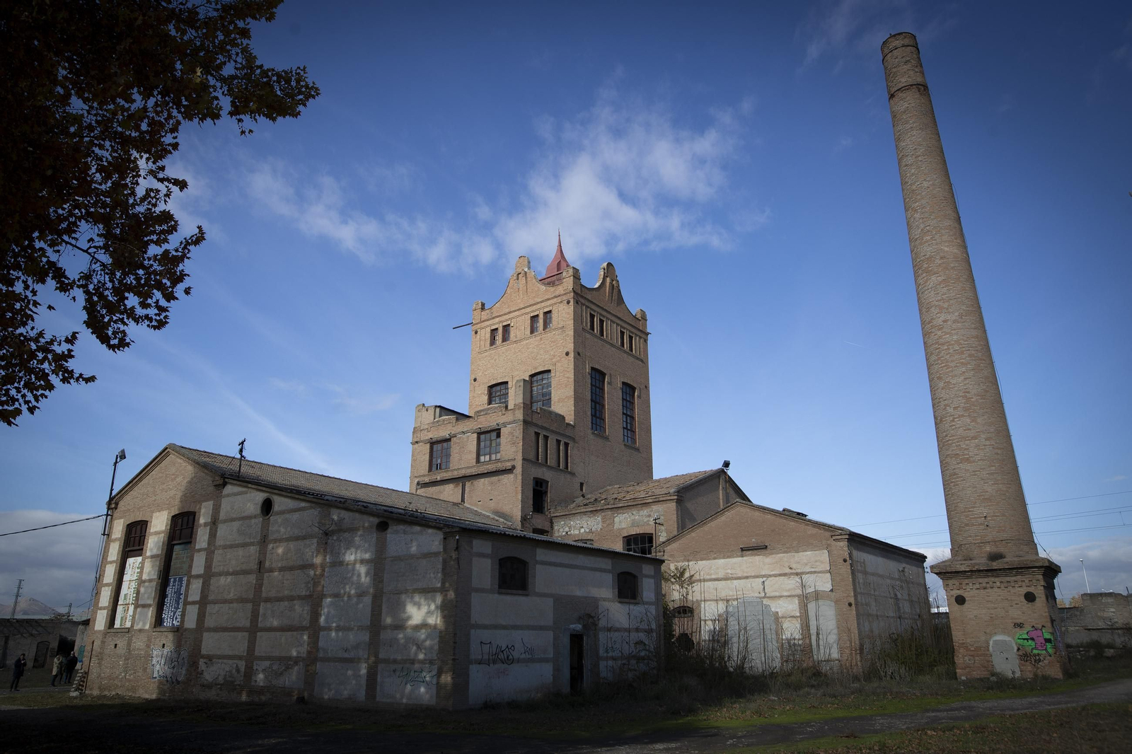 Fotos: en el interior del futuro complejo de la Universidad de Granada en la Azucarera de San Isidro