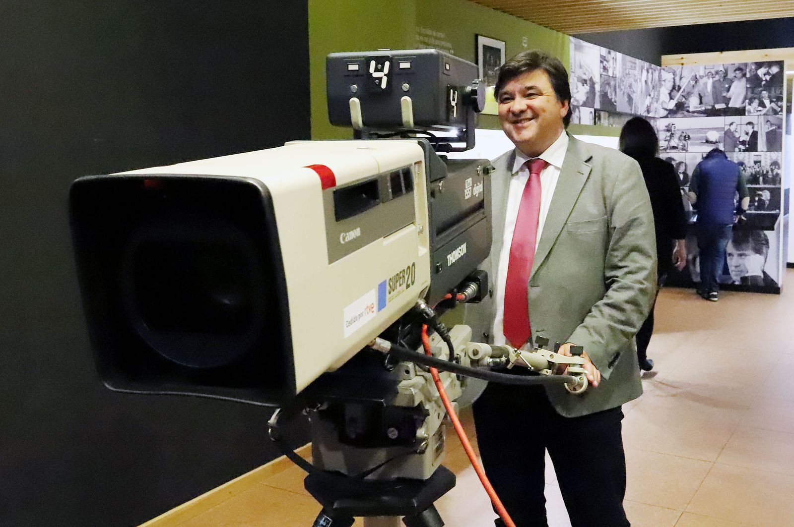 El Centro de Comunicación "Jesús Hermida" abre sus puertas, en imágenes