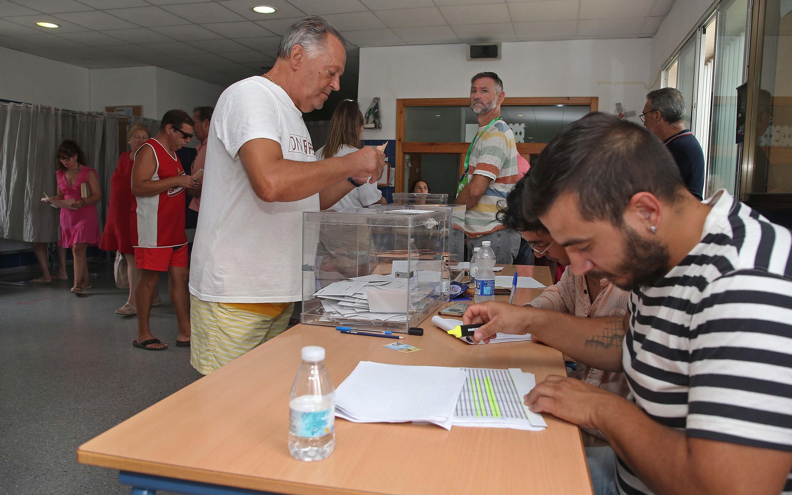 La jornada electoral en Algeciras, en imágenes