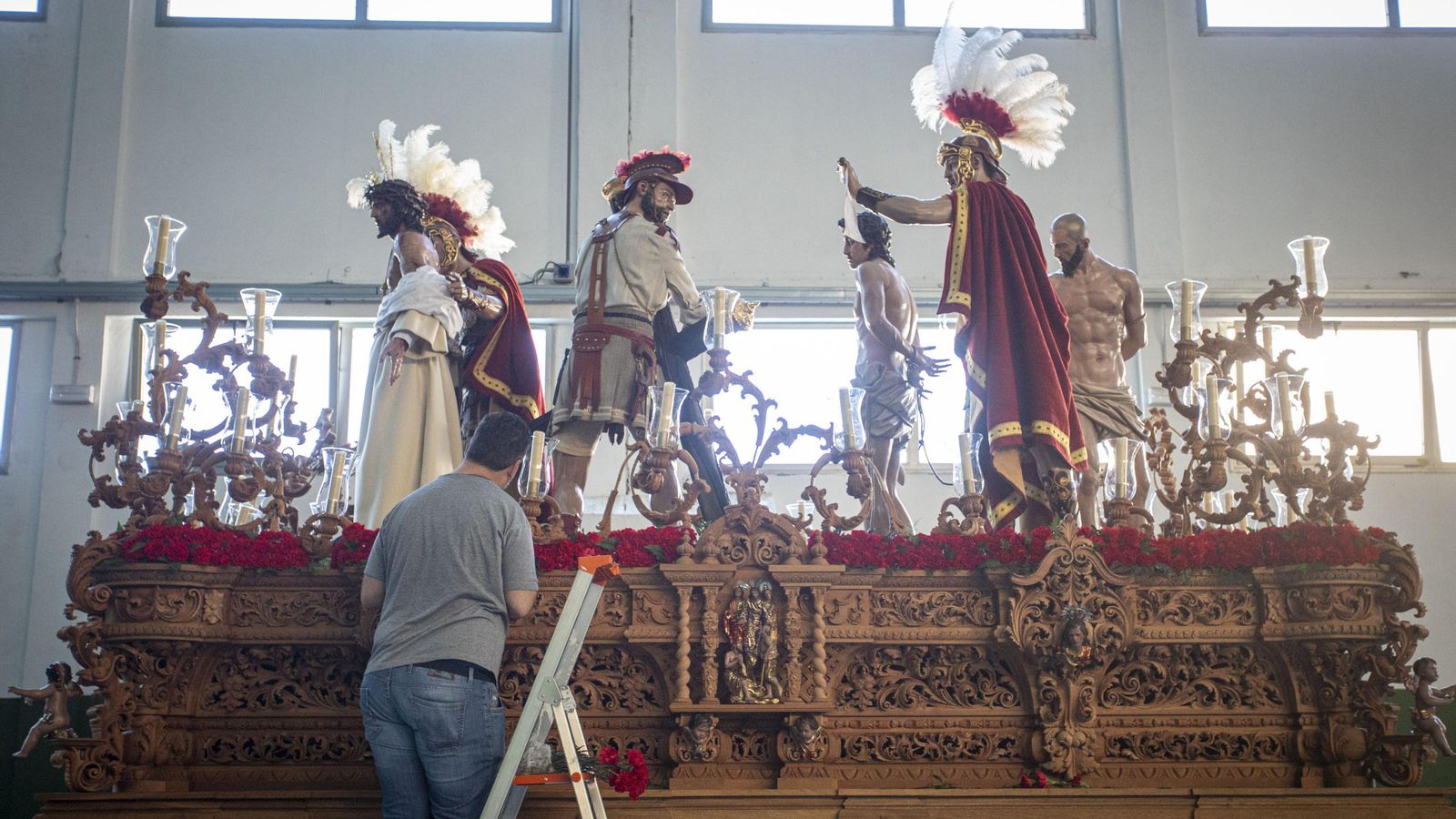 Preparativos para el Domingo de Ramos en Cádiz
