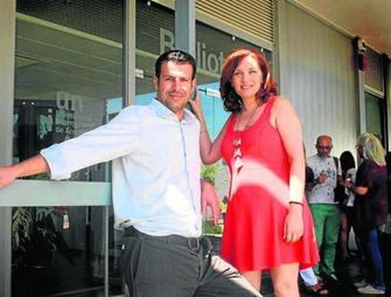 Juan Manuel Guerrero Baena y Auxiliadora Marciano posan en la UNIA.