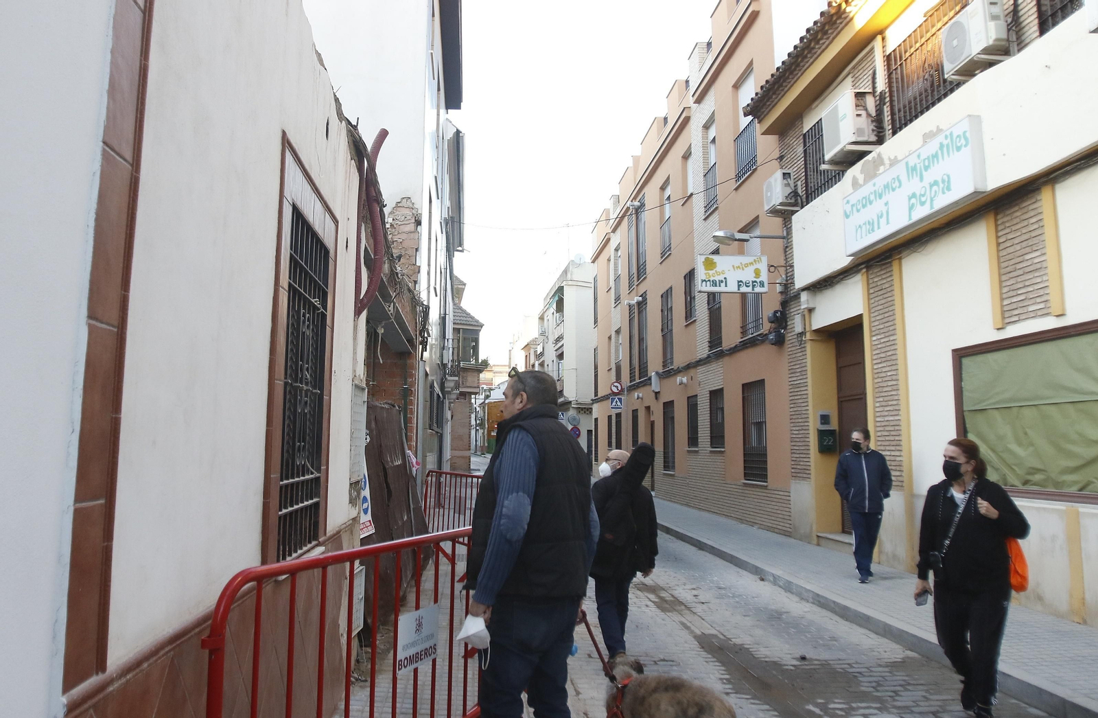 El derrumbe de la casa de la calle San Acisclo en Córdoba, en imágenes