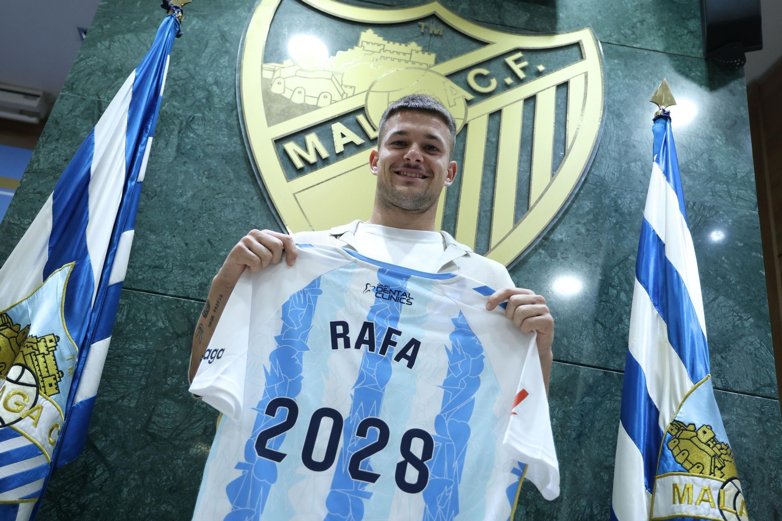 Renovación de Chupete y Rafa y rueda de prensa de Loren, en fotos