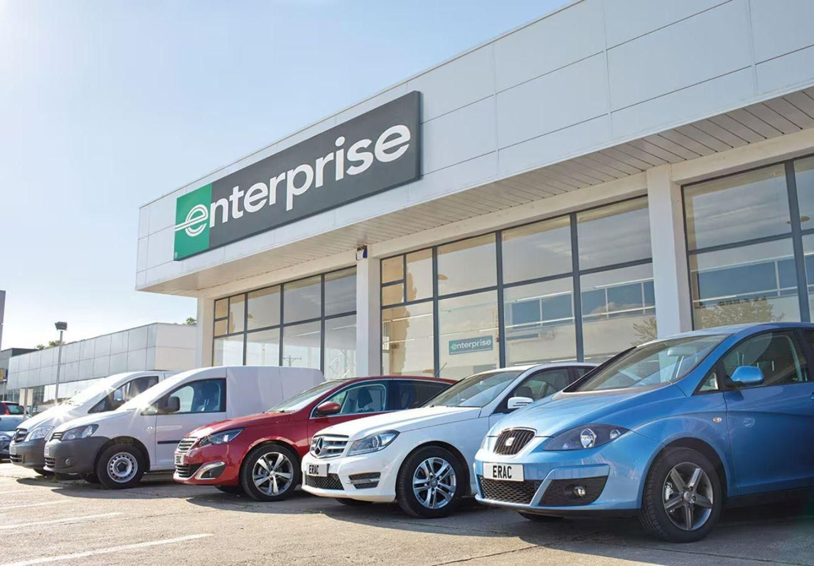 La empresa que reclamaba el dinero a la clienta. La empresa que reclamaba el dinero a la clienta.