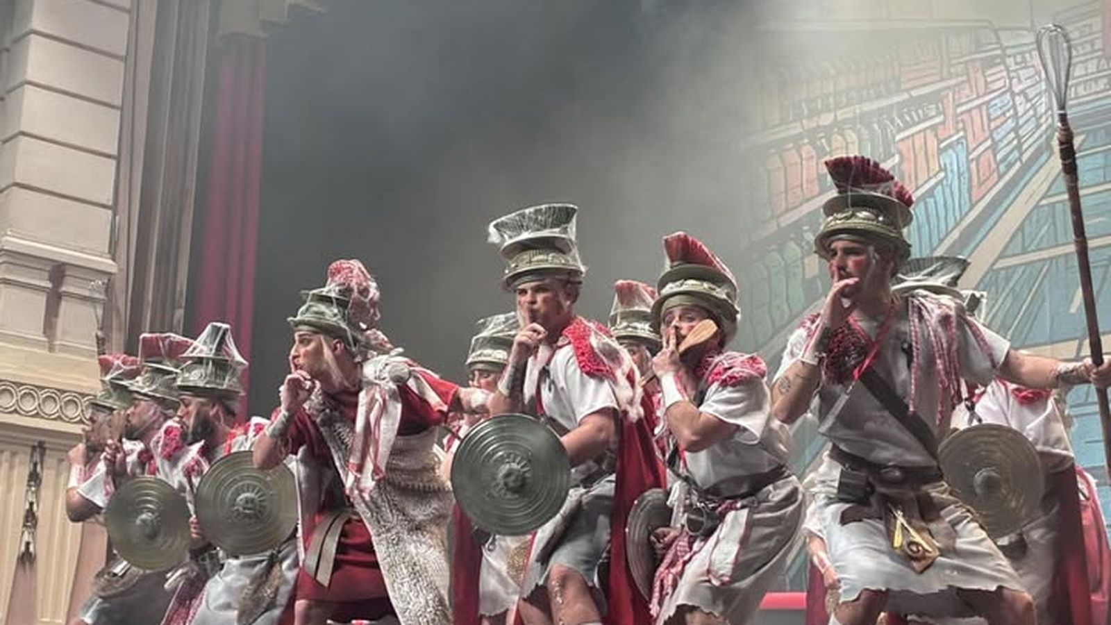 MUrga 'Los del AVE: Una chirigota a destiempo'