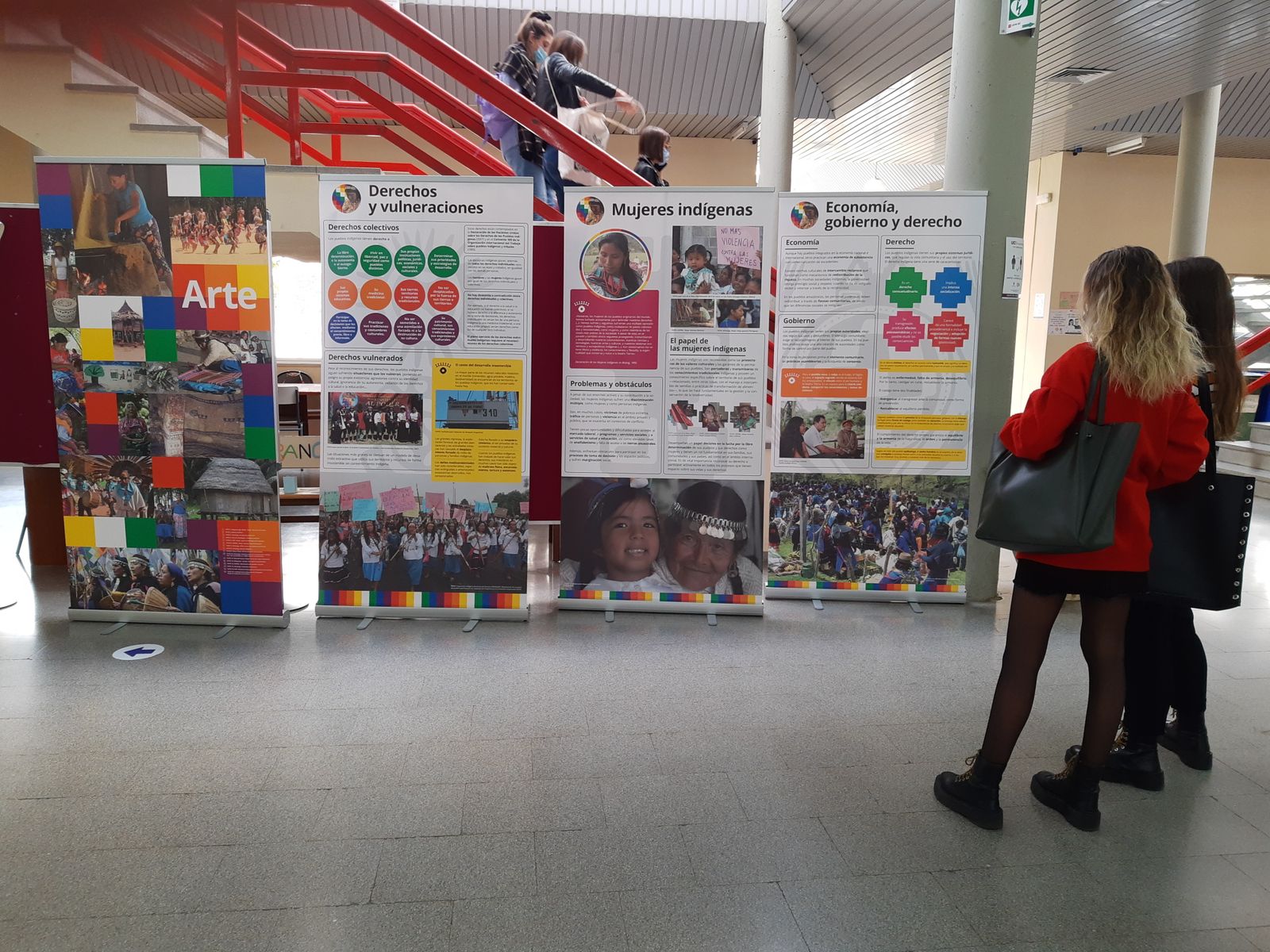 Exposición itinerante Pueblos Indígenas de América Latina.