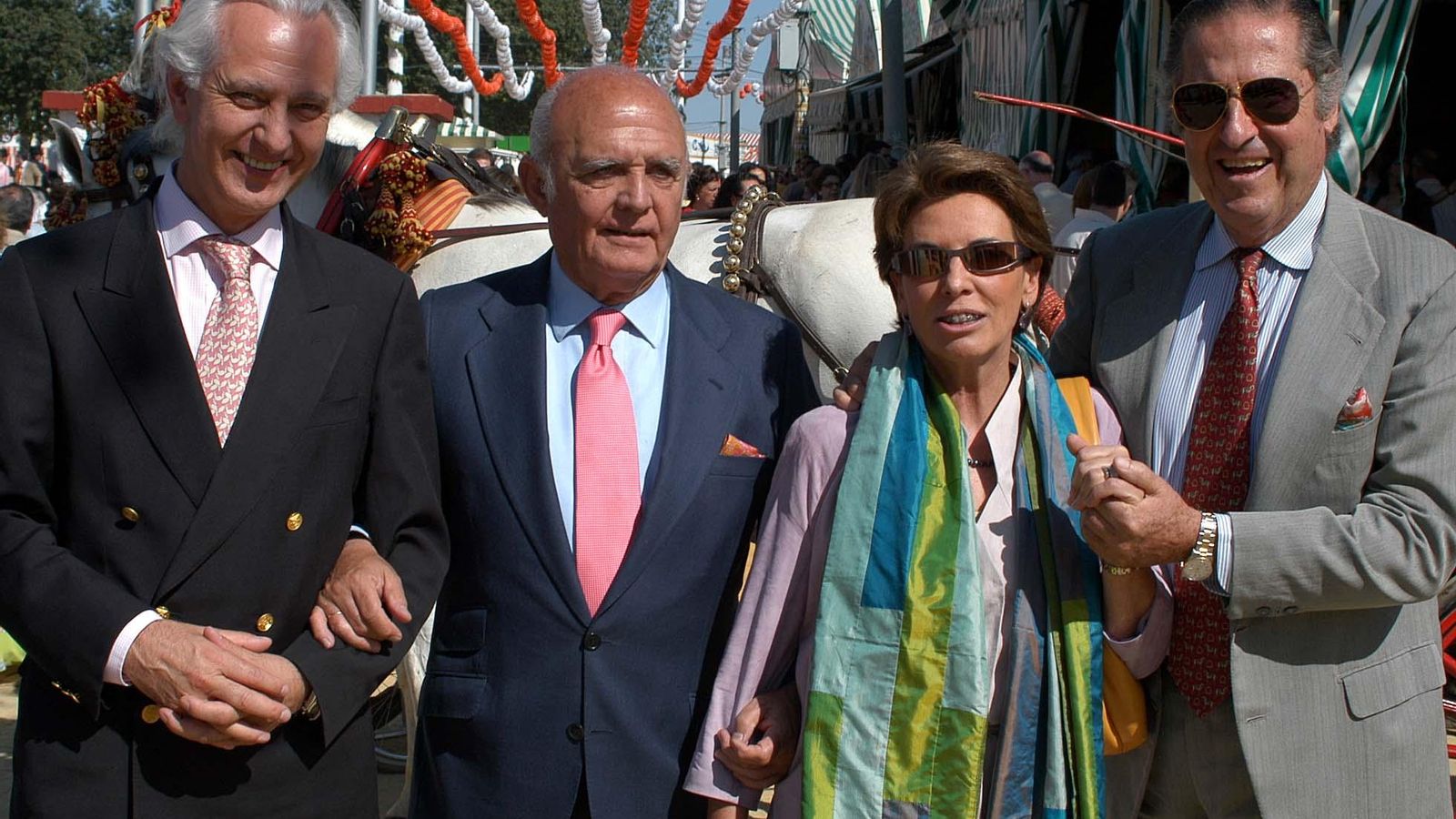 Carlos Infantes Alcón, Ramón Ybarra, María Luisa Martínez Alcalá, Ramón Ybarra y Jaime de Parias, en la Feria de Abril.