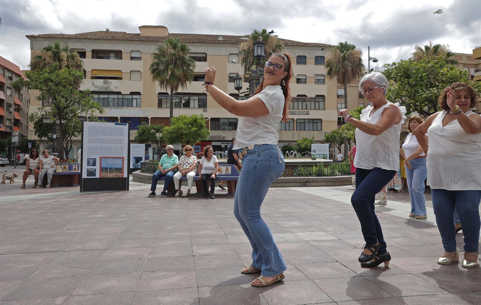Fotos del flashmob flamenco en la Plaza Alta de Algeciras