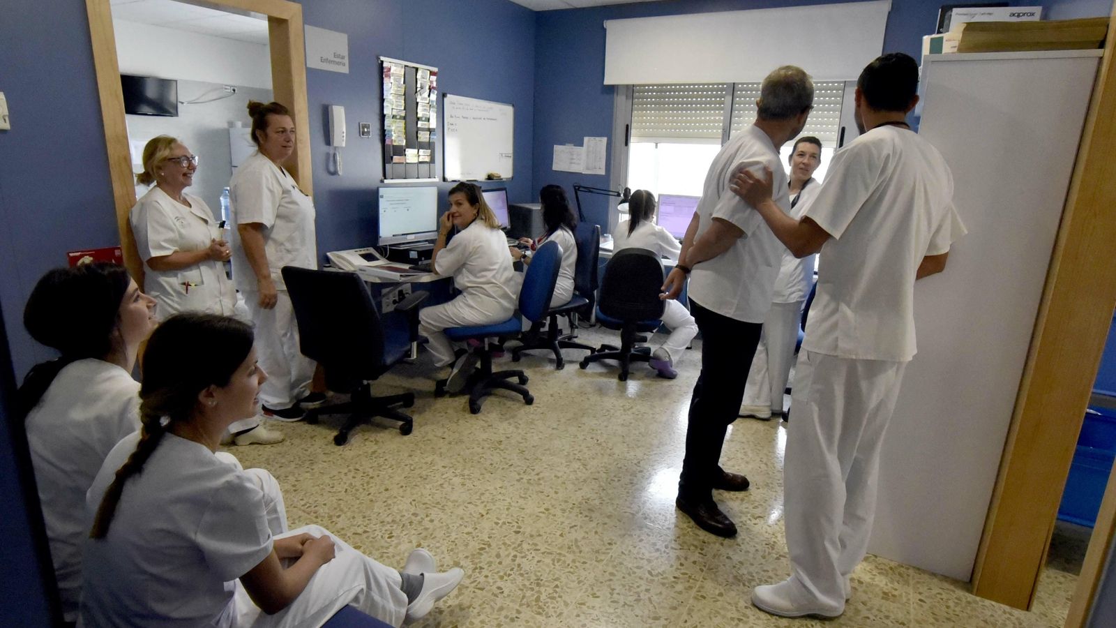 Personal sanitario de la cuarta planta del Punta de Europa.