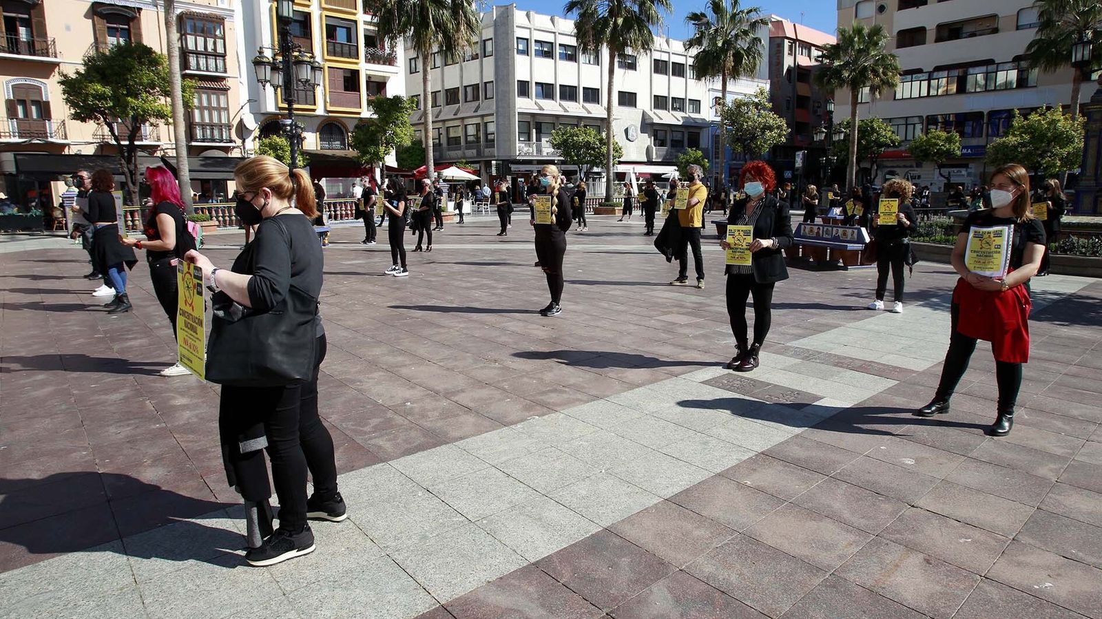 Las fotos de la protesta del sector de las peluquerías en Algeciras para exigir una bajada del IVA