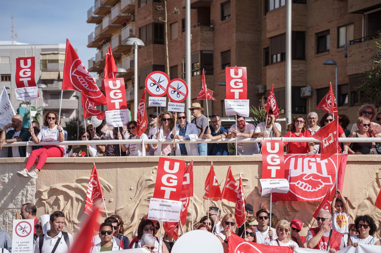 "La sanidad se defiende, gobierne quien gobierne", Almería se lanza a las calles por la sanidad pública