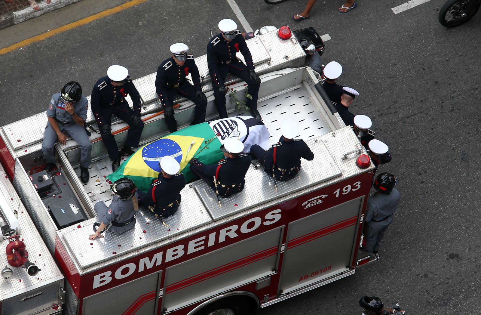 Las fotos del entierro de Pelé