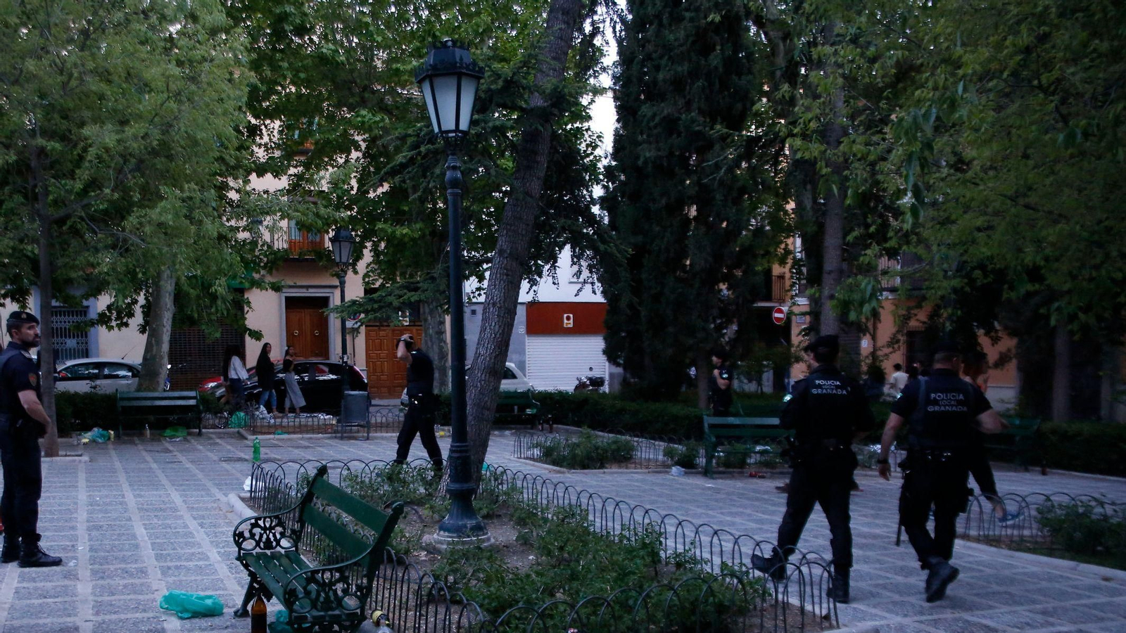 La Policia Local en la plaza de los lobos de Granada | Imagen de archivo