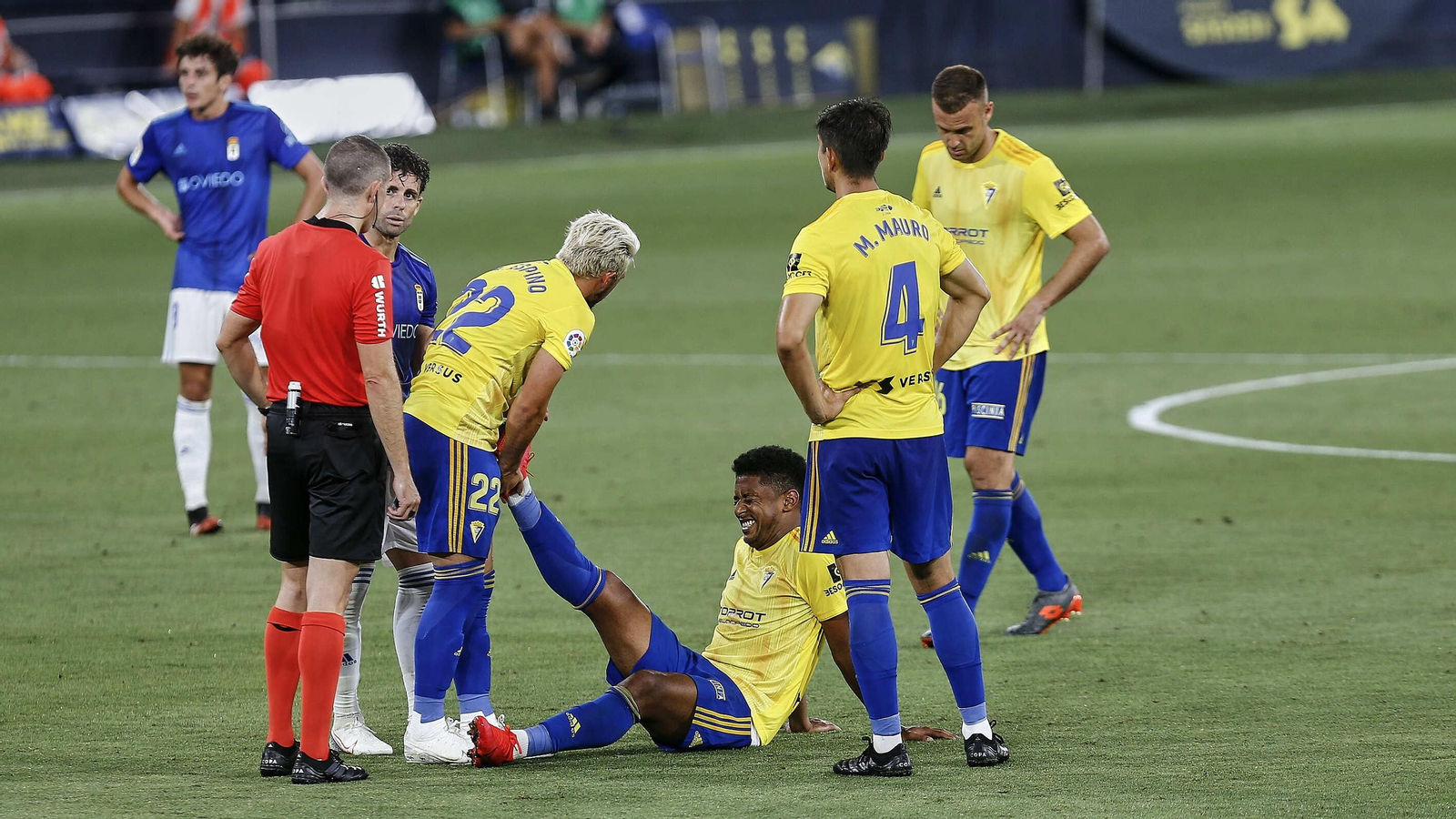 Las imágenes del Cádiz-Oviedo