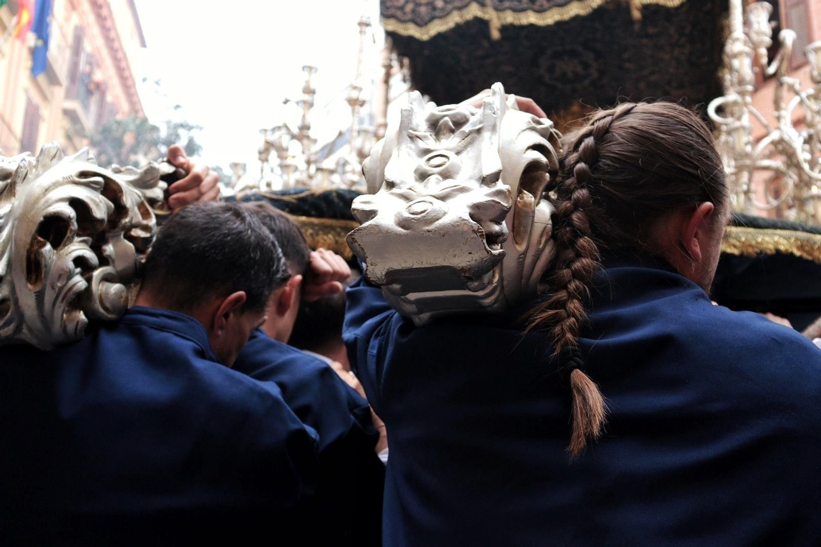 La Sagrada Cena en su procesión de este Jueves Santo en Málaga, en fotos