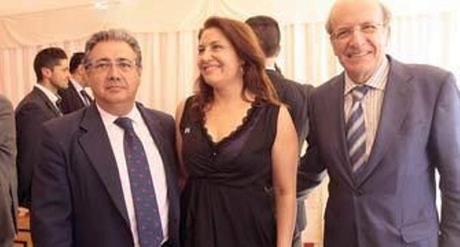 Un paréntesis para brindar con la prensa