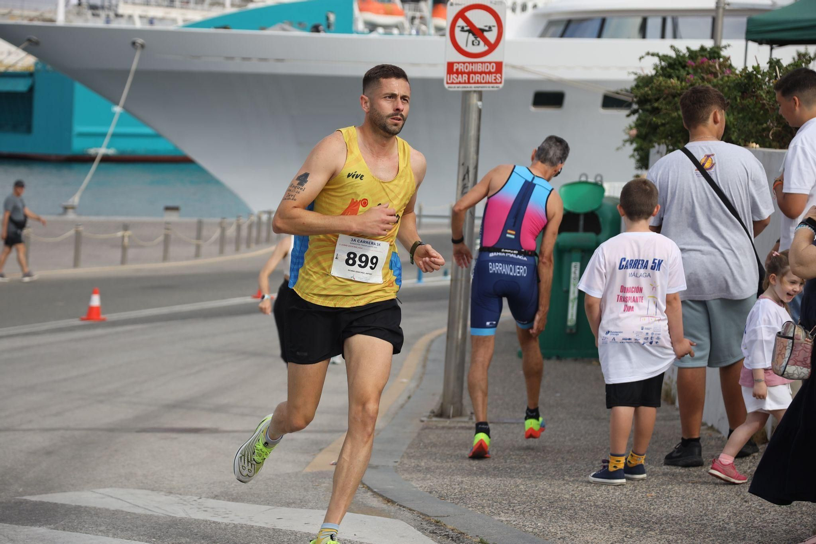 Las fotos de la 3ª carrera solidaria Memorial Vicente Granados en Málaga