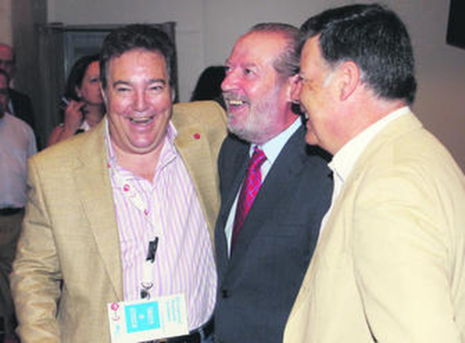 Figueroa (i), junto a Fernando Rodríguez Villalobos, y José Antonio Viera.