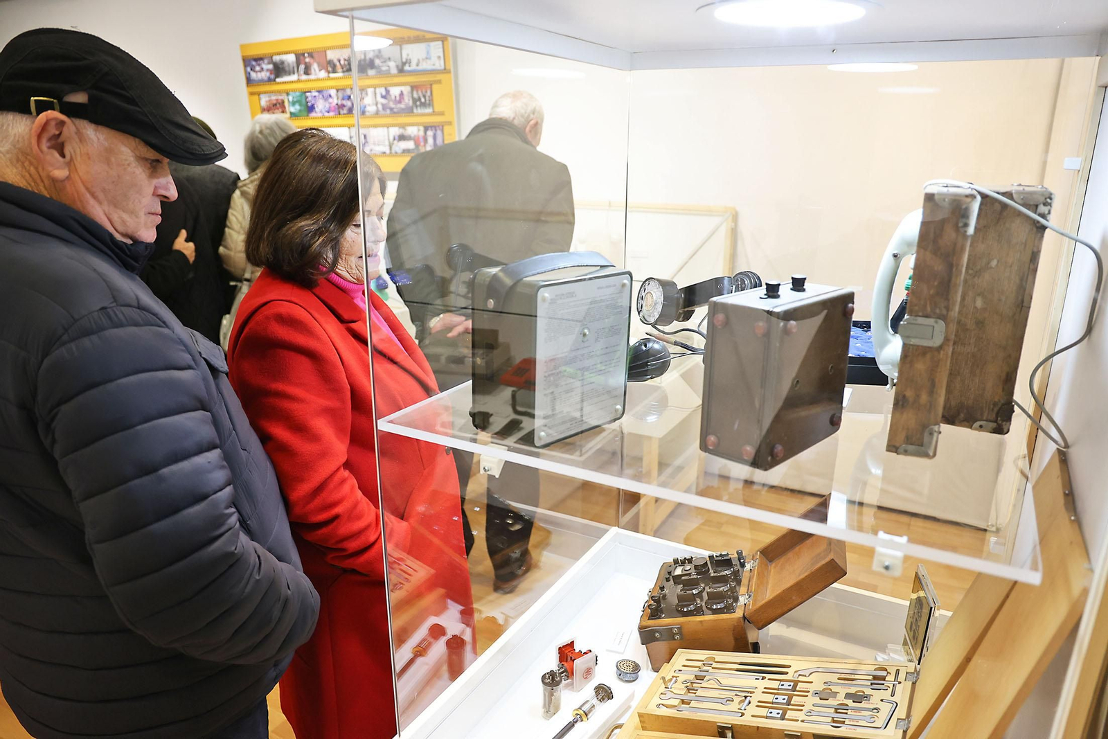 Imágenes de la inauguración de la exposición 'La Telefonía en Huelva'