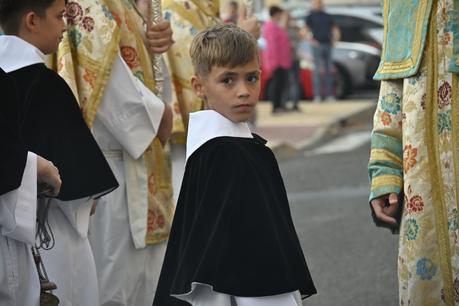 Primera procesión de la Virgen del Rosario por las calles de Huelva, en imágenes