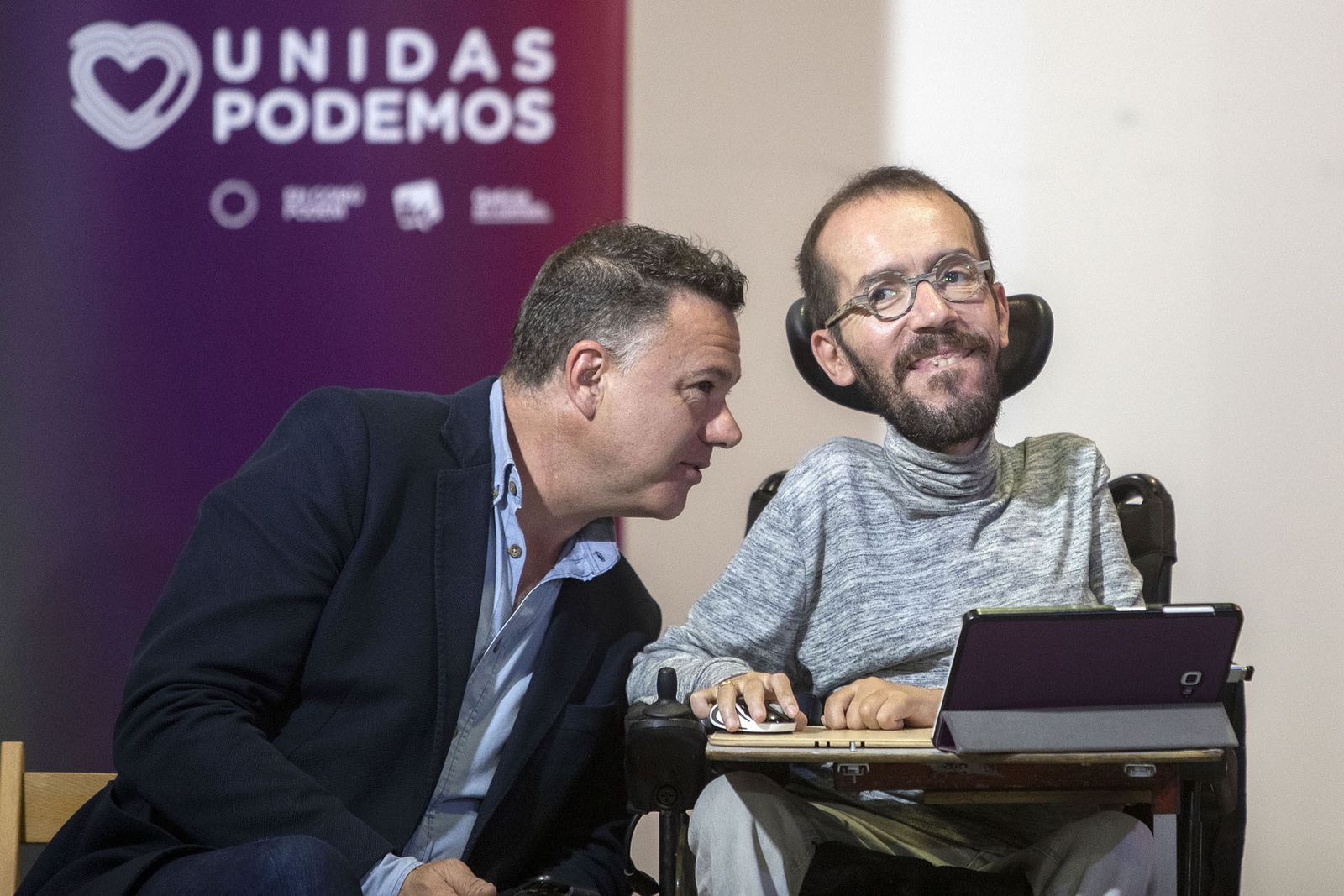 Juan Antonio Delgado, con Pablo Echenique.