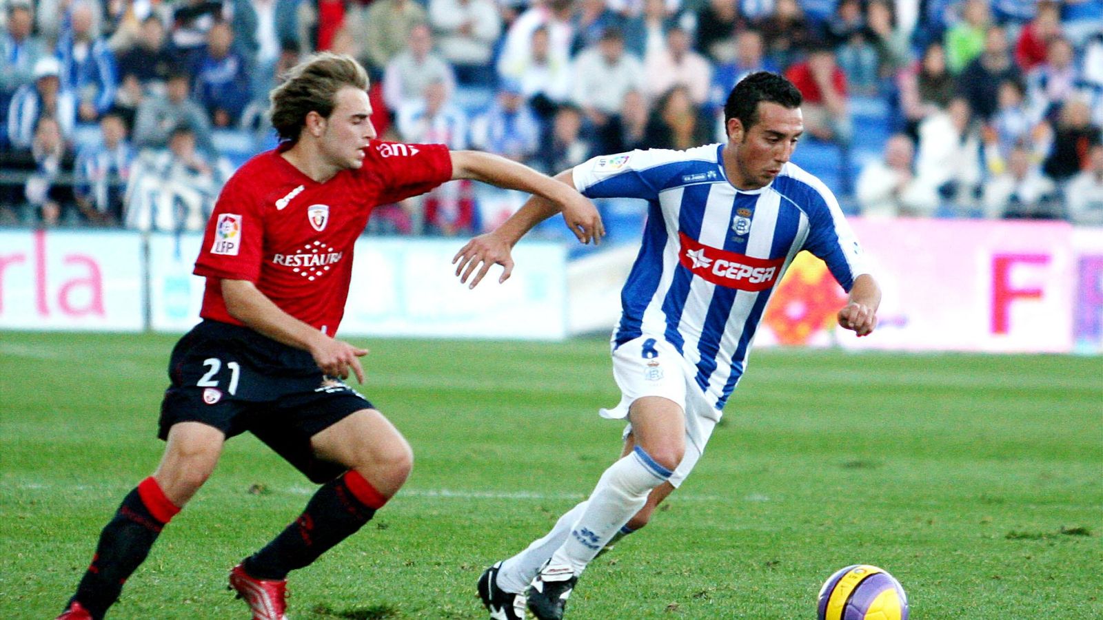Santi Cazorla durante un partido con el Osasuna.