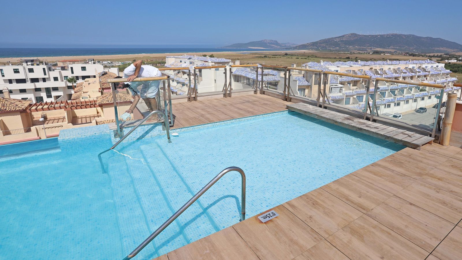 Piscina del hotel Los Lances de Tarifa.