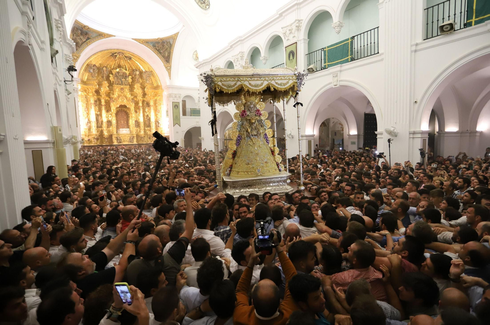 Última salida de la Virgen del Rocío en 2019.