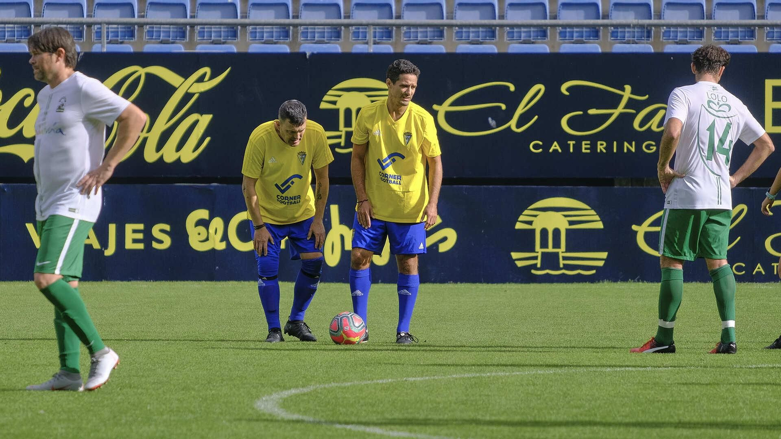 Partido de fútbol a beneficio de la Asociación de Reyes Magos en Carranza
