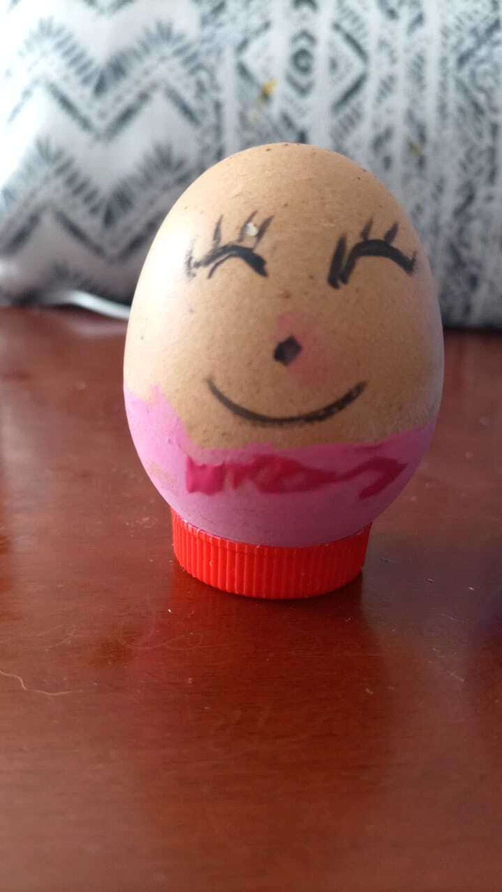 La singular tradición de los huevos pintados de Pascua de Fuente Carreteros, en fotografías