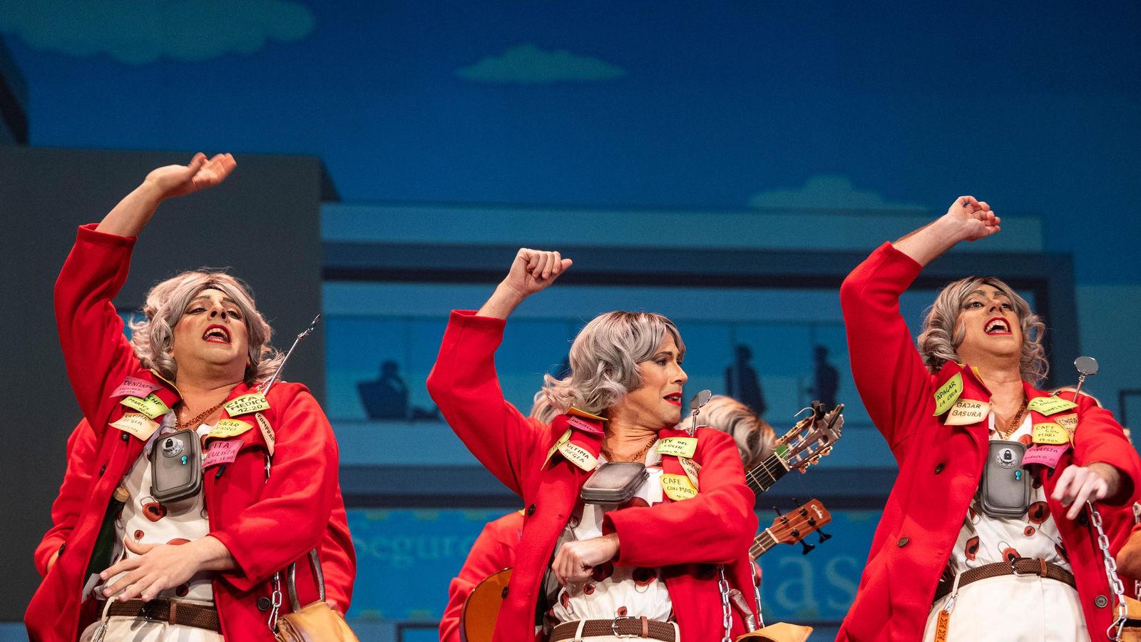 Chirigota 'Por si acaso... las precavidas' foto Lourdes de Vicente1.jpg