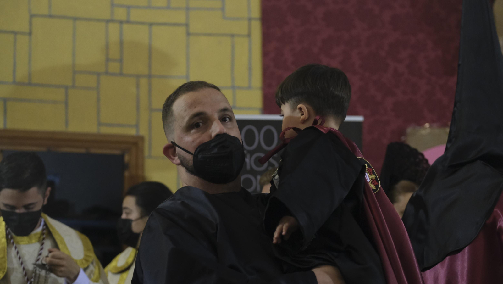 Fotogalería de la procesión de Unidad por el Barrio de Piedras Redondas. Almería
