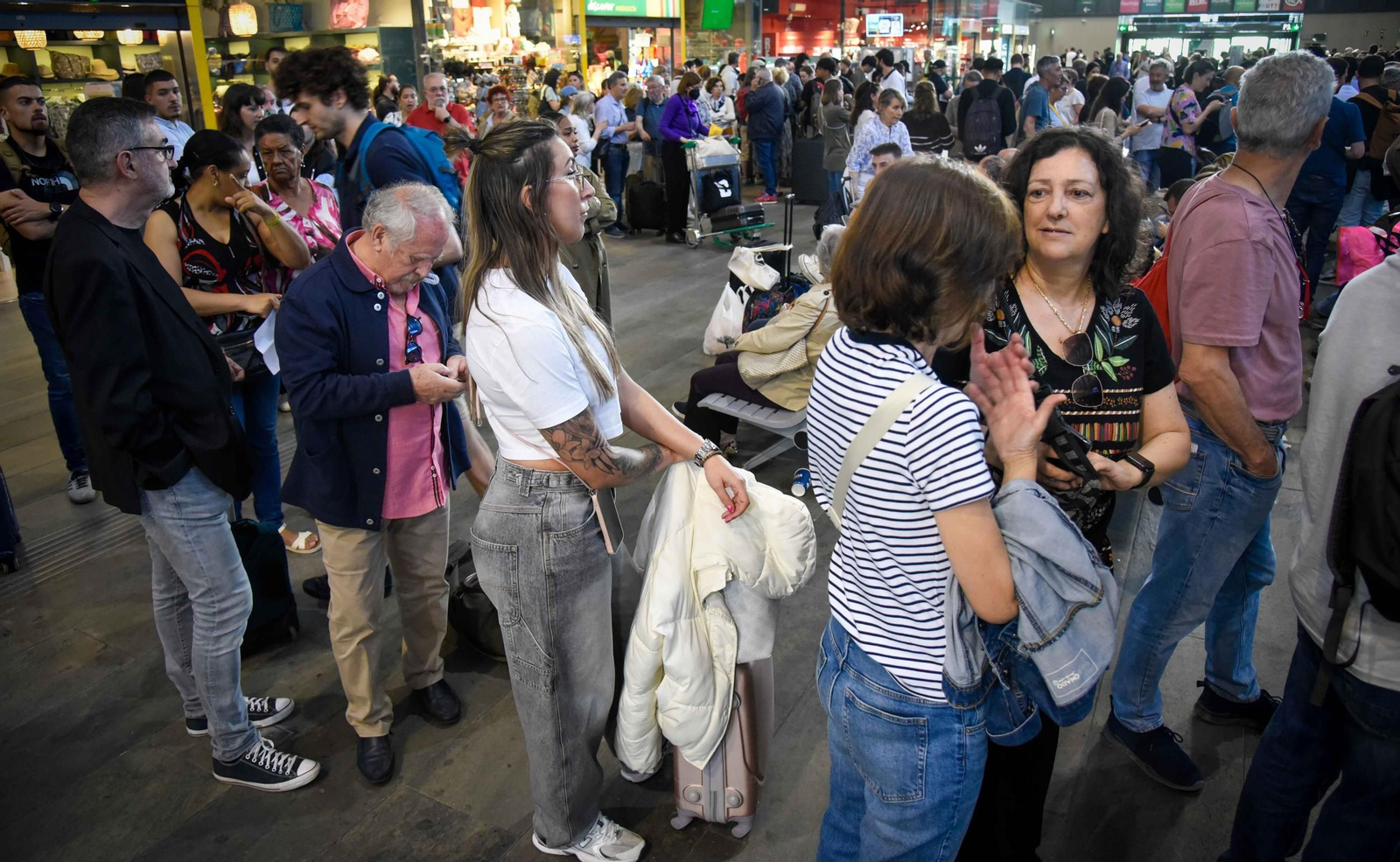 Caos en Santa Justa el día después del apagón