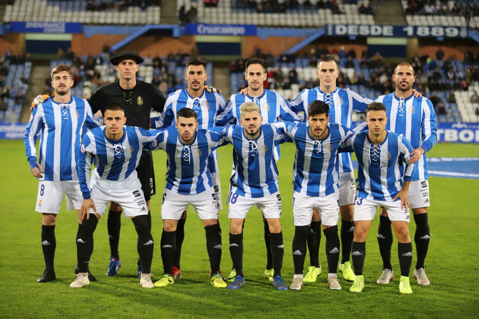 El Recreativo sólo ha repetido una vez el once inicial, ante el Cádiz ( en la imagen).
