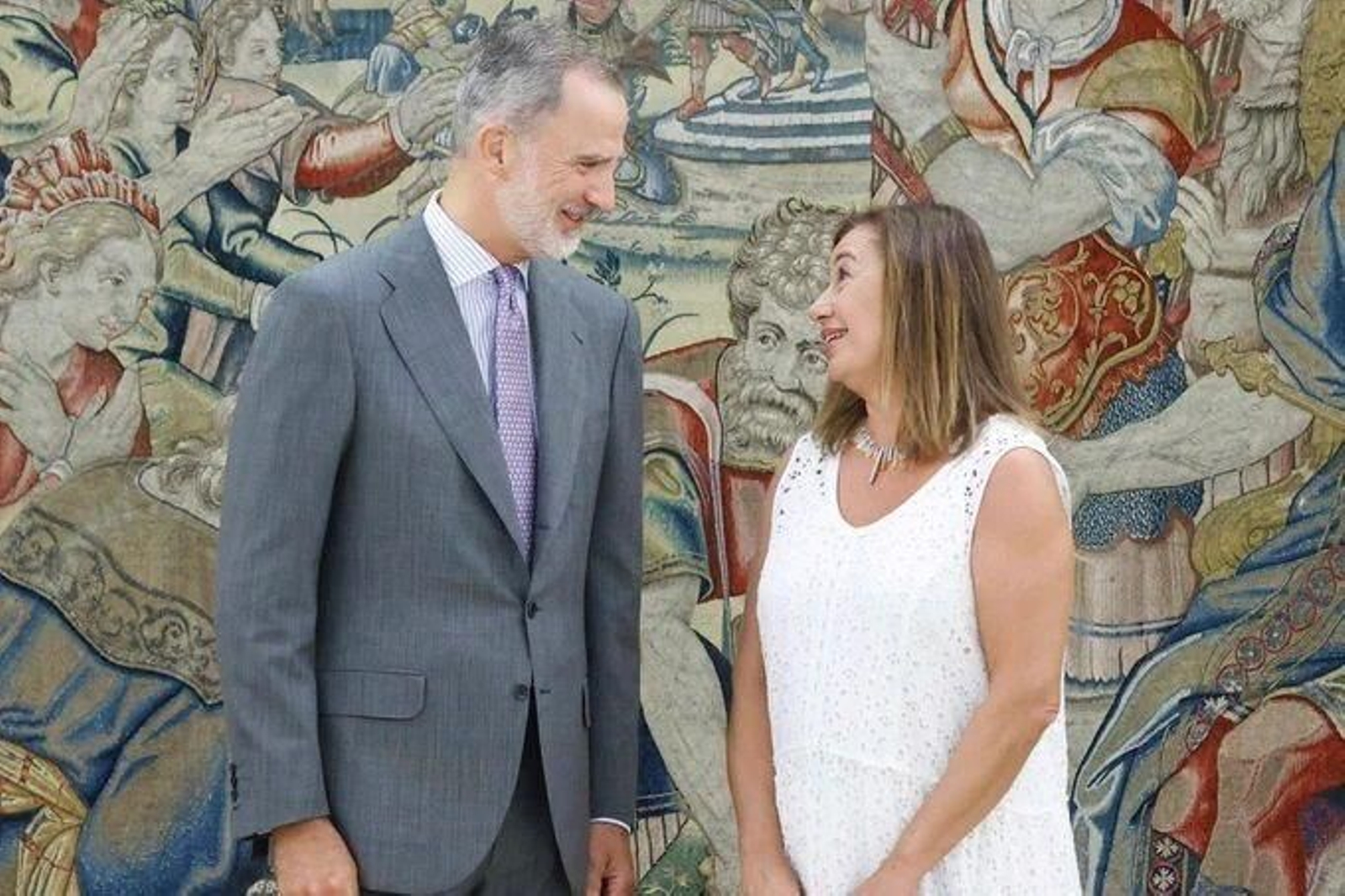 Felipe VI y Francina Armengol, en agosto pasado.