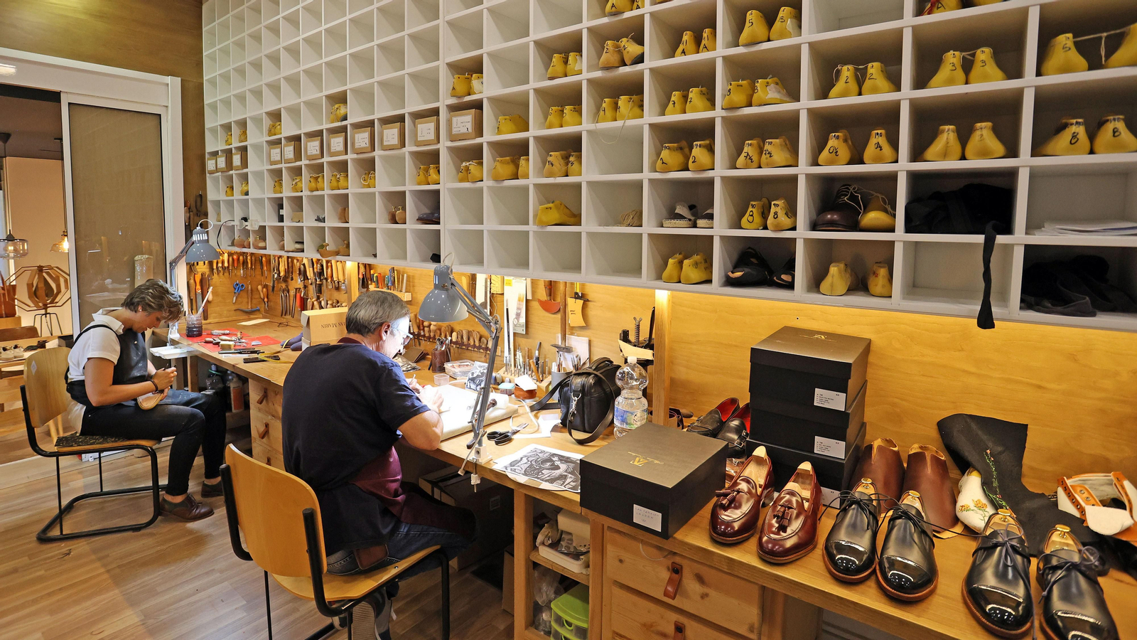 Así trabajan los alumnos de Abraham Zambrana en su taller de formación