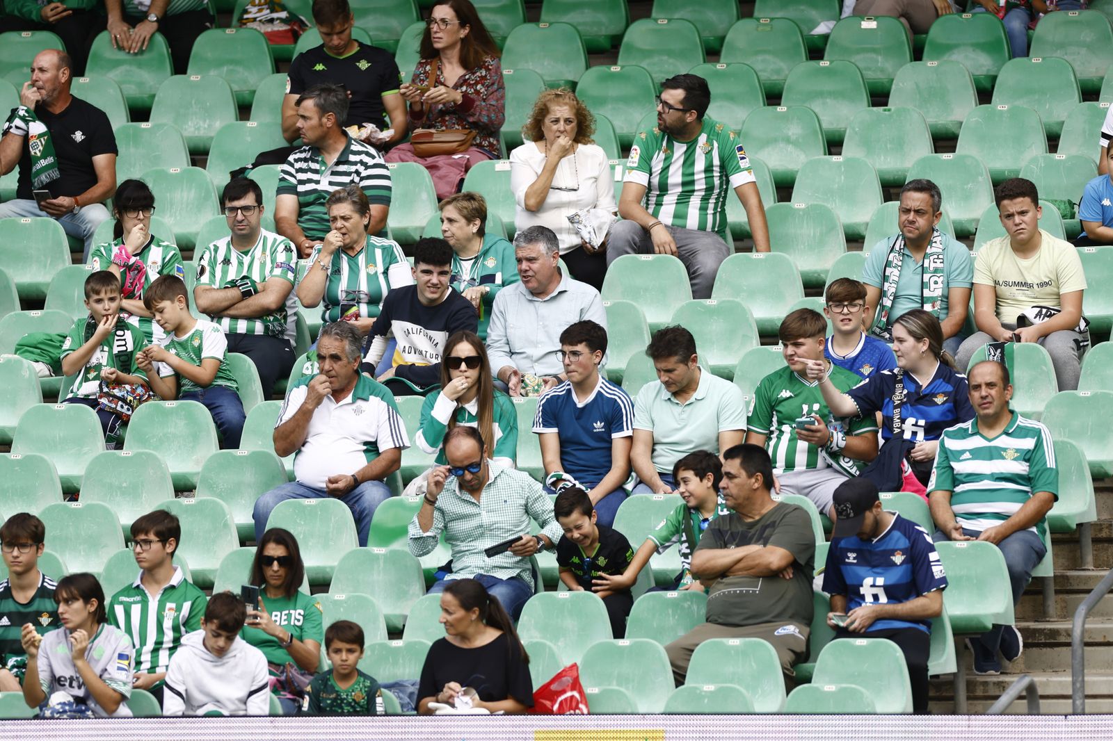 Búscate en las fotos del Betis-Atlético de Madrid