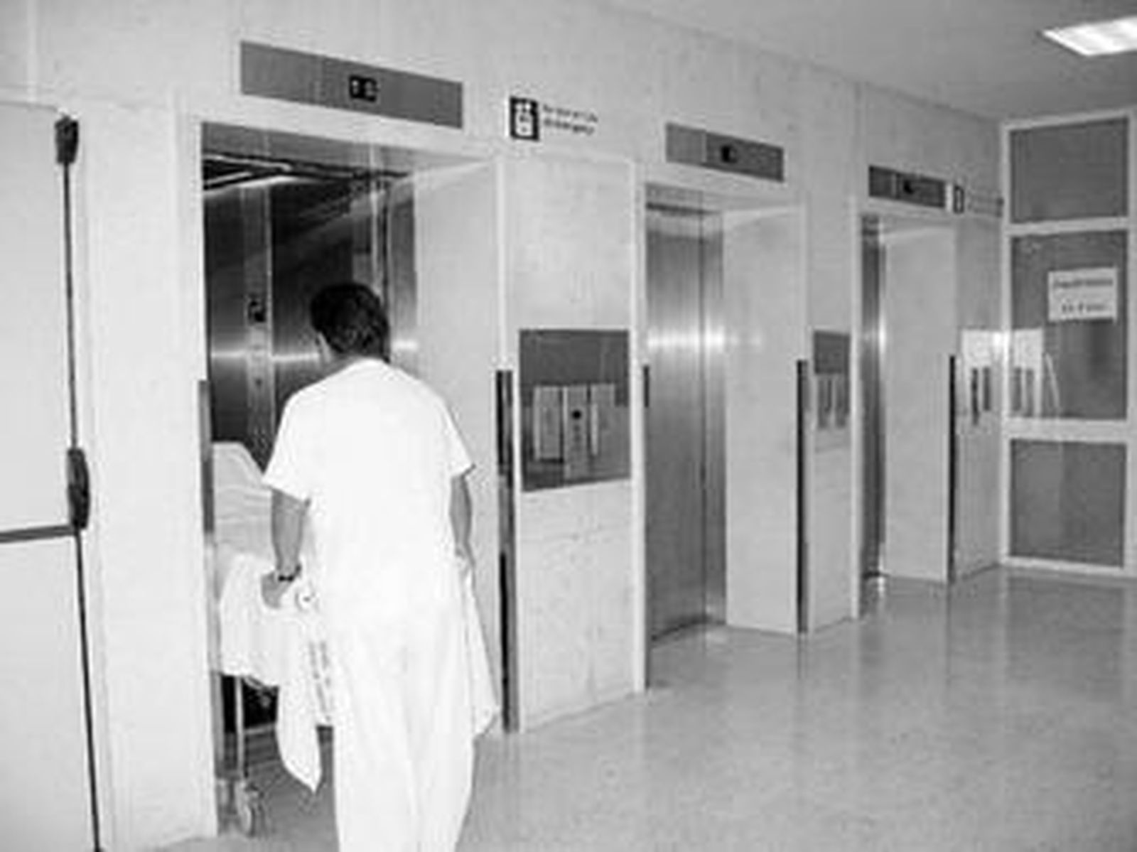 Los cursos incluyen uno de celador sanitario.