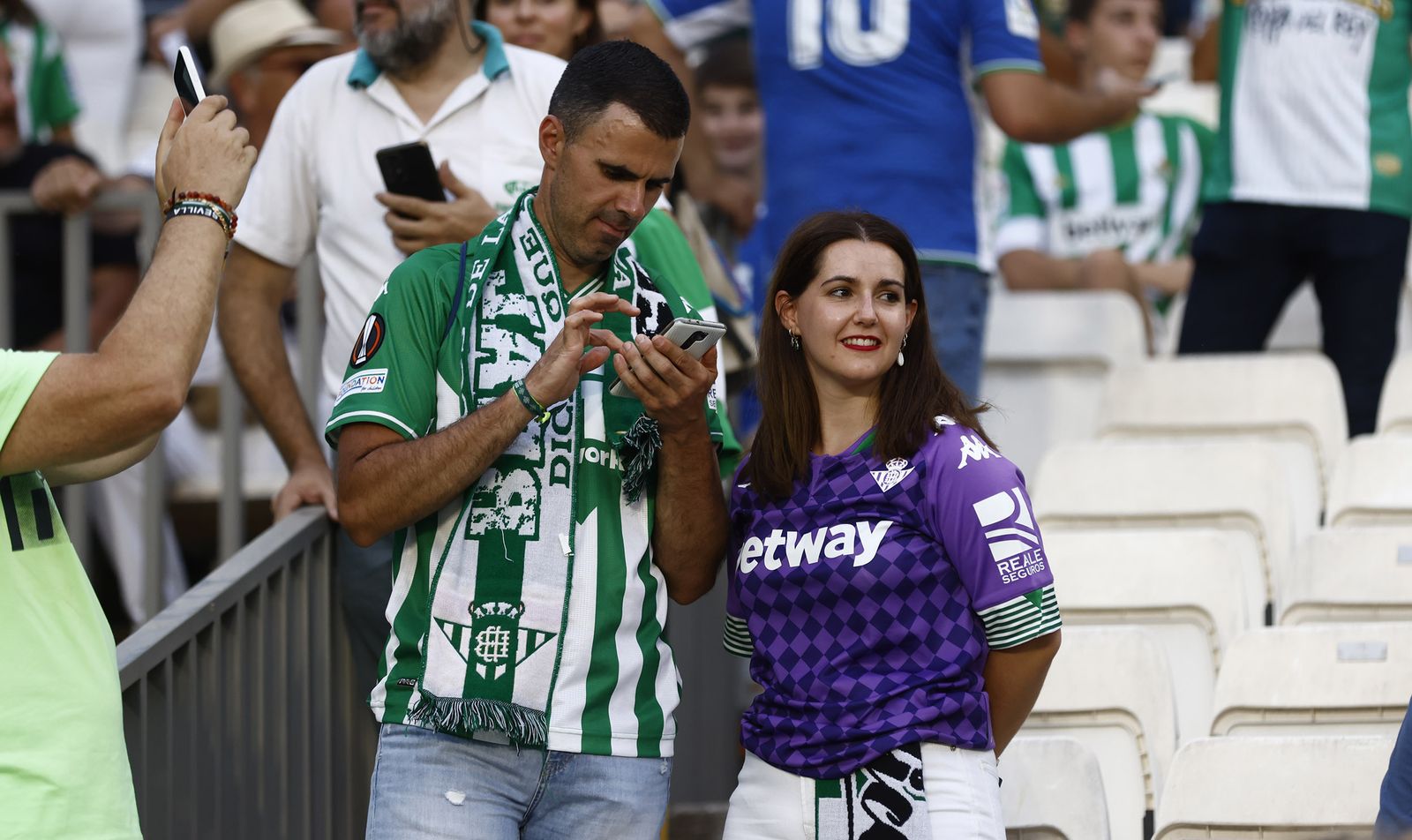 Búscate en las fotos del partido Betis-Villarreal